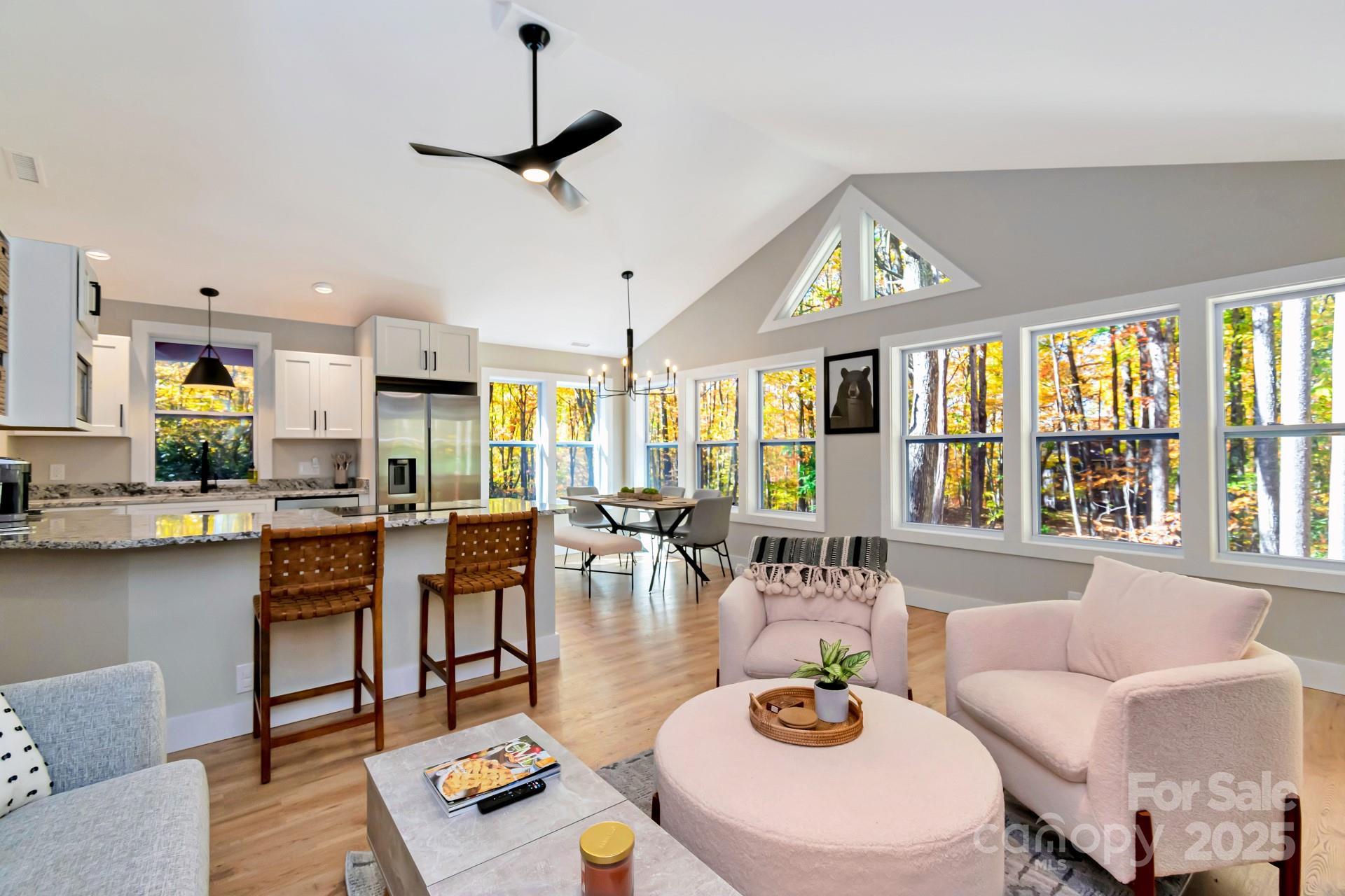 100 Spicewood Lane Property Photo