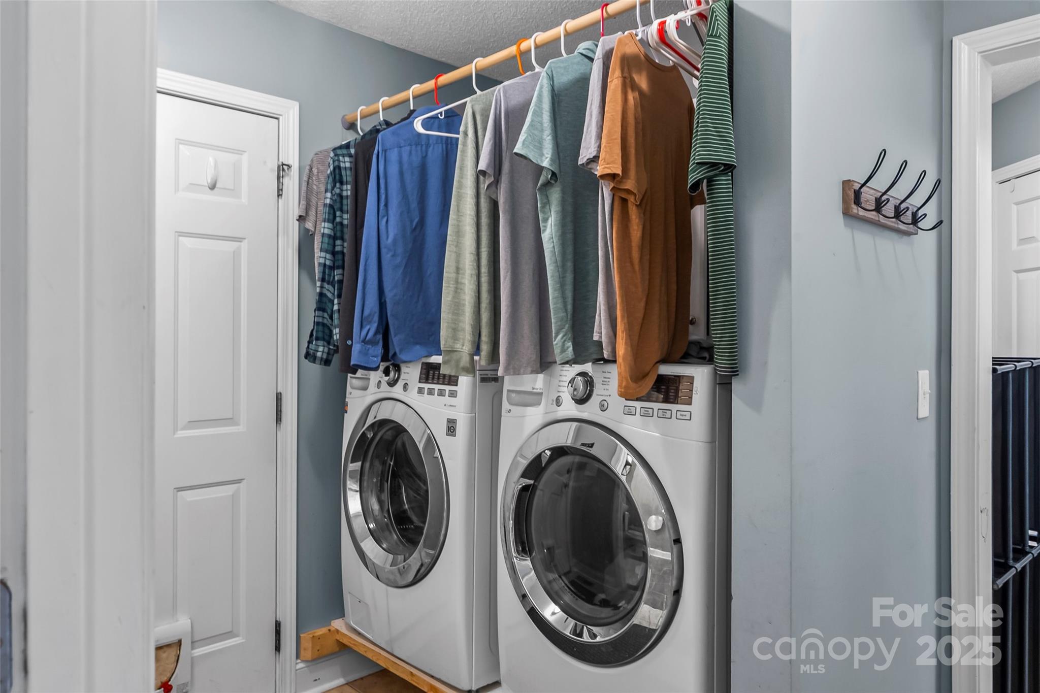 4927 Gateway Drive Property Photo 18