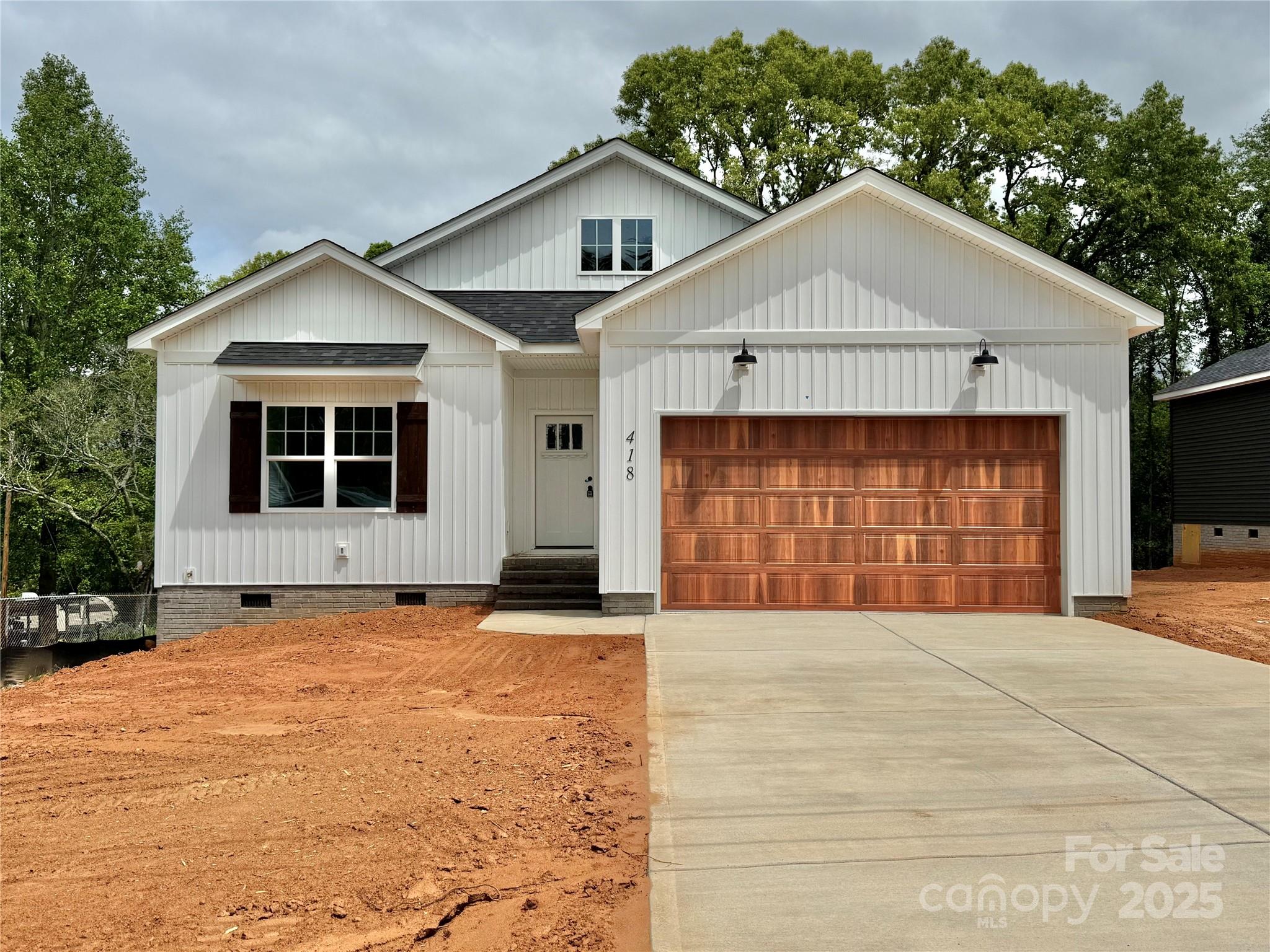 418 W Westview Street Property Photo