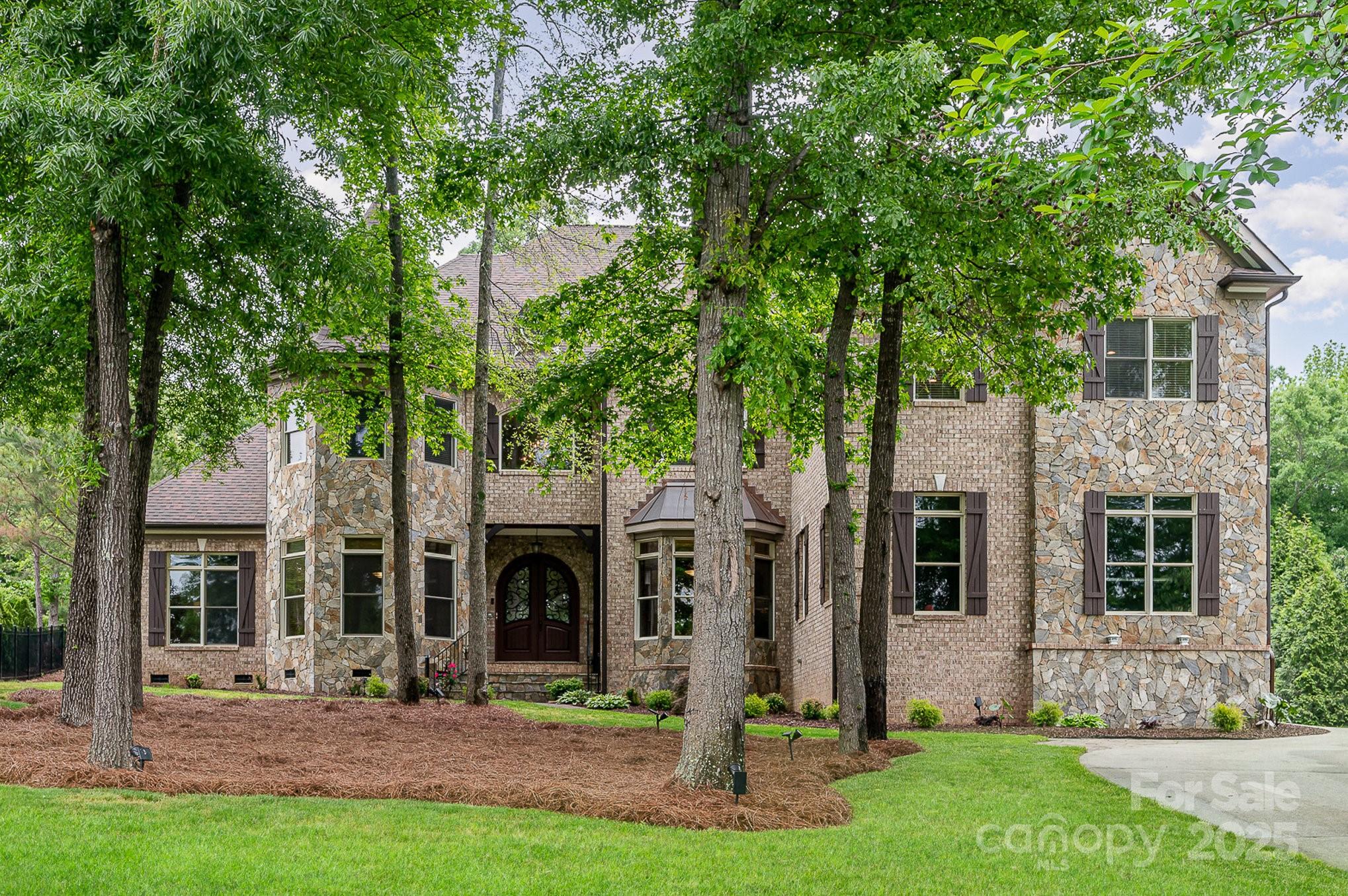 925 Giacomo Drive Property Photo