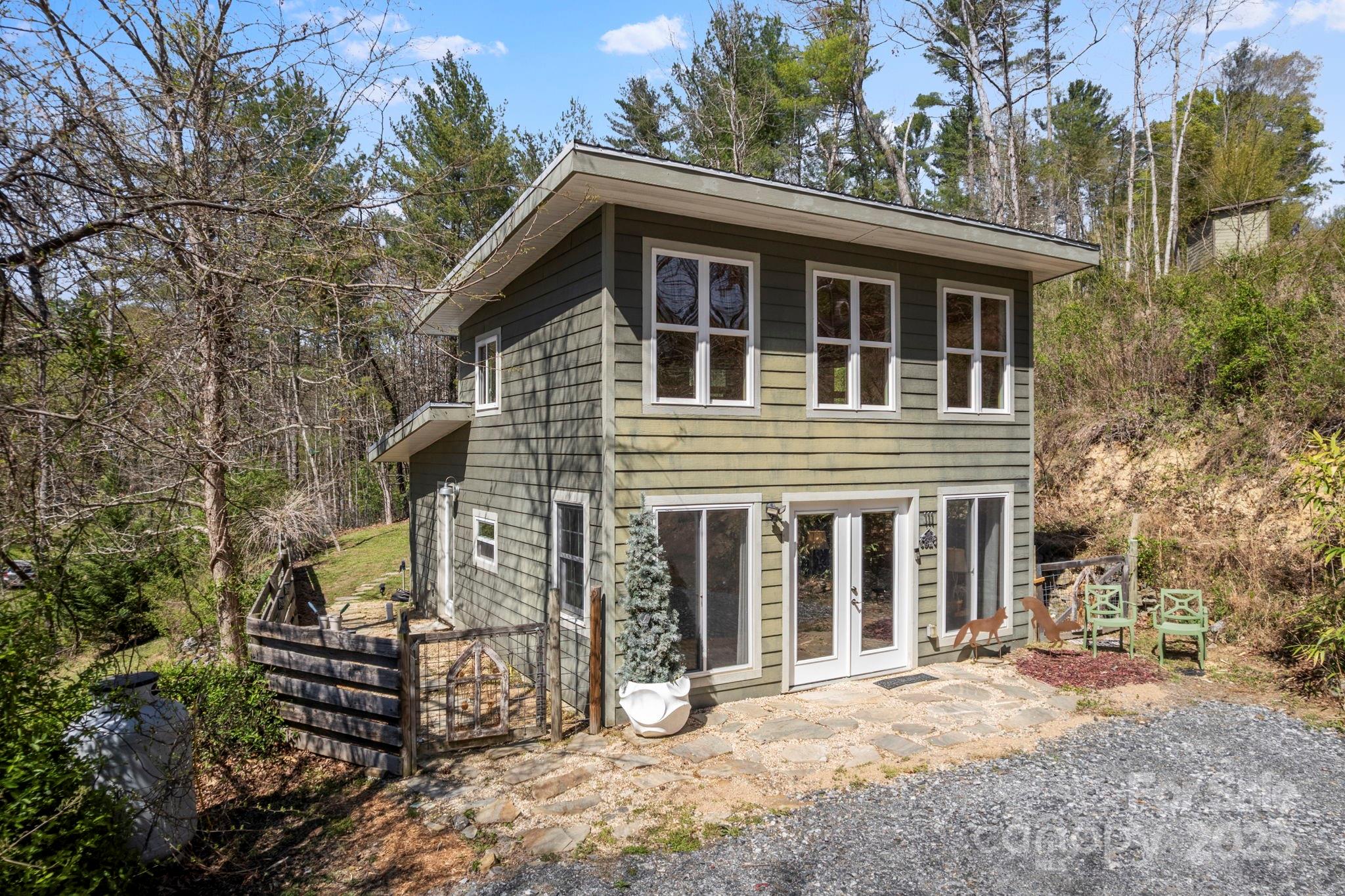 111 Moonlight Pines Trail Property Photo