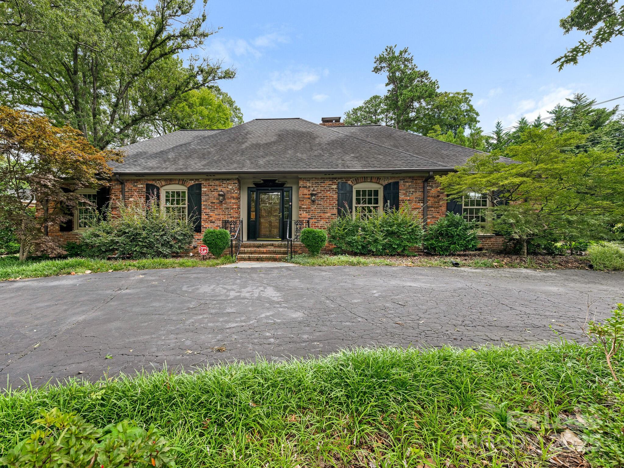 3515 Foxcroft Road Property Photo