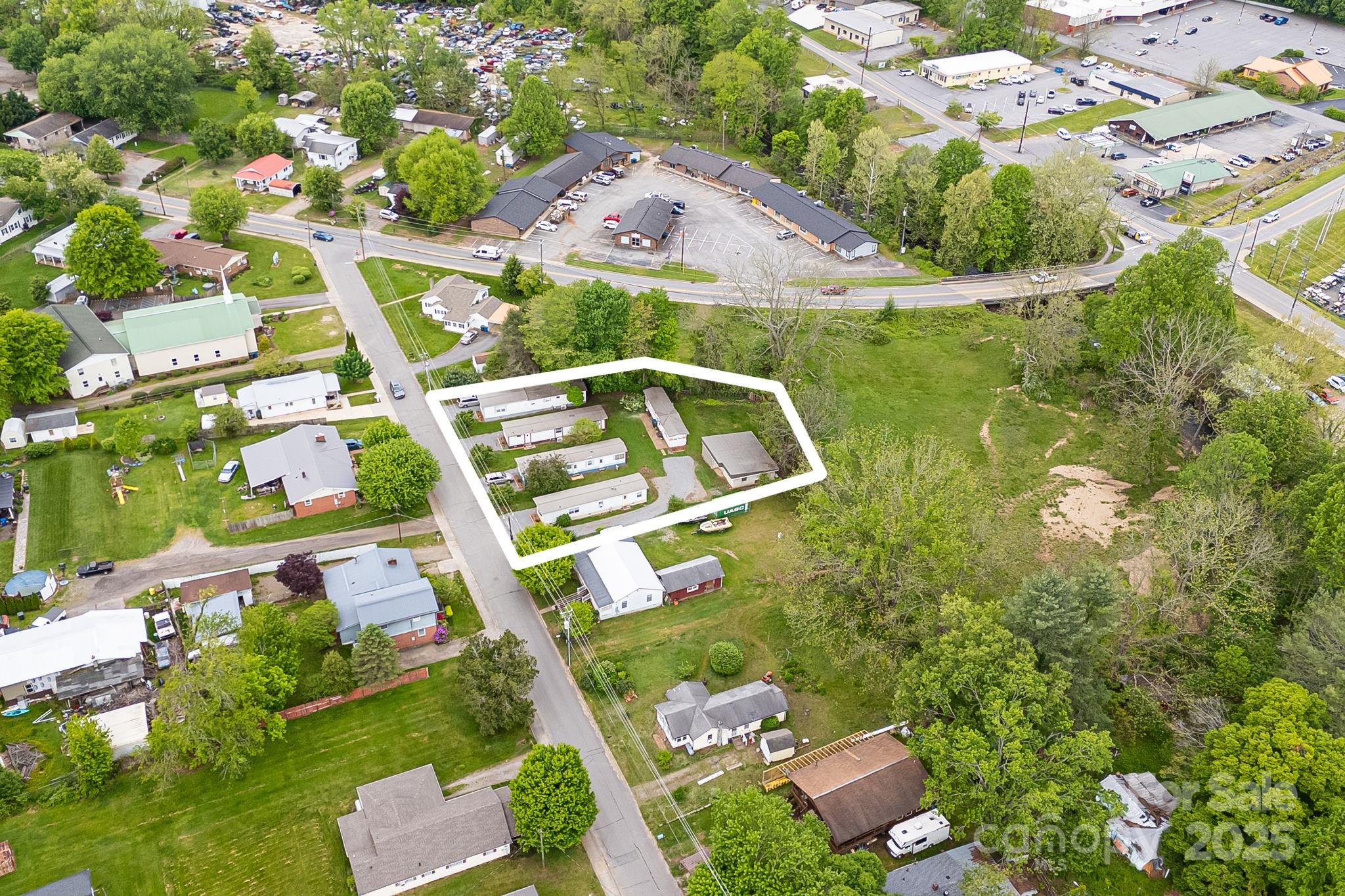 560 Westwood Circle Property Photo 3