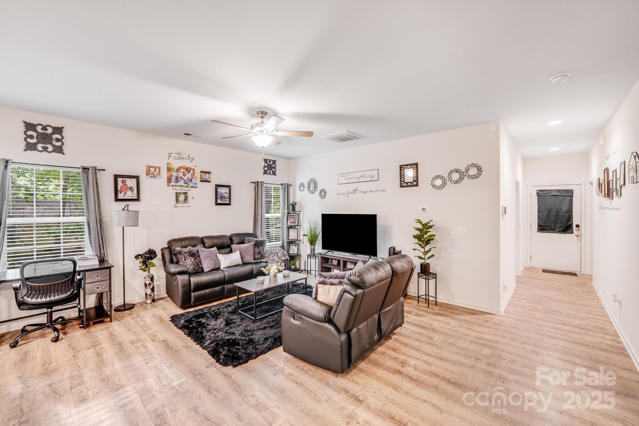 205 E Maine Avenue Property Photo 2