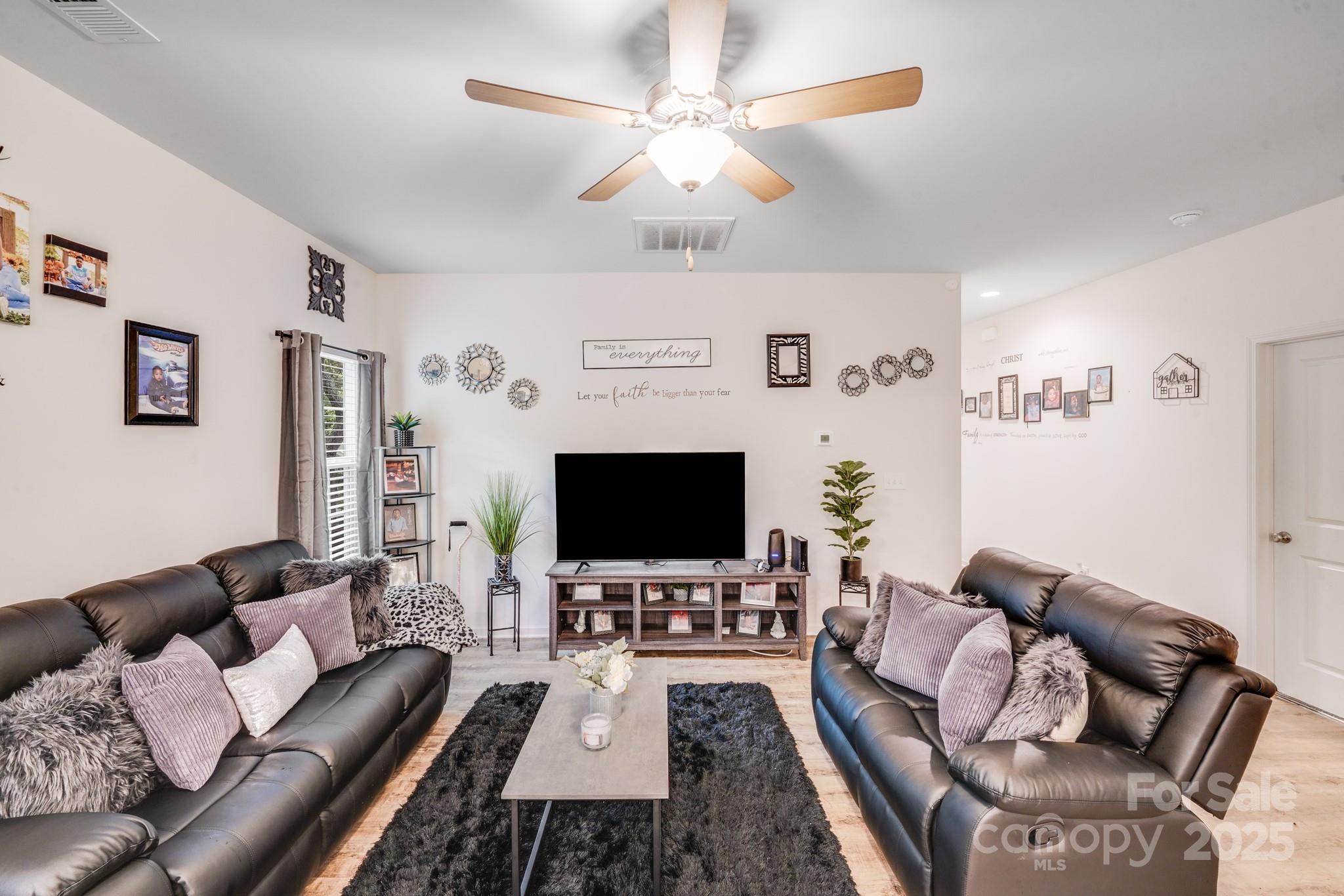 205 E Maine Avenue Property Photo 3