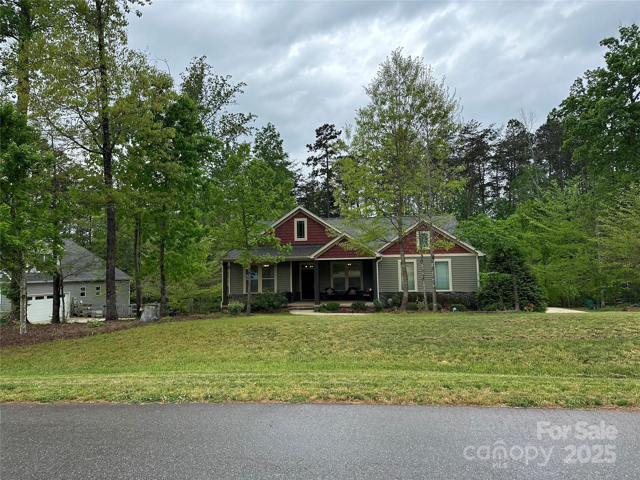 28650 Real Estate Listings Main Image