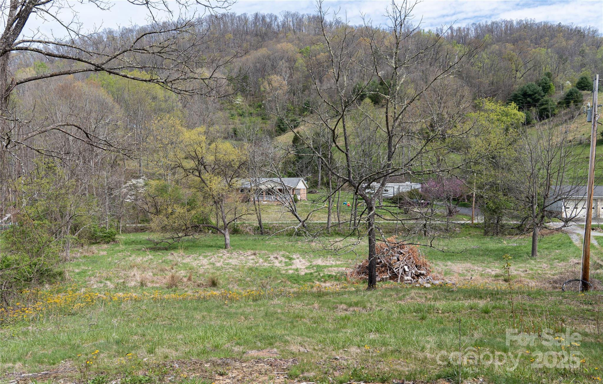 1408 Hamburg Road Property Photo 2