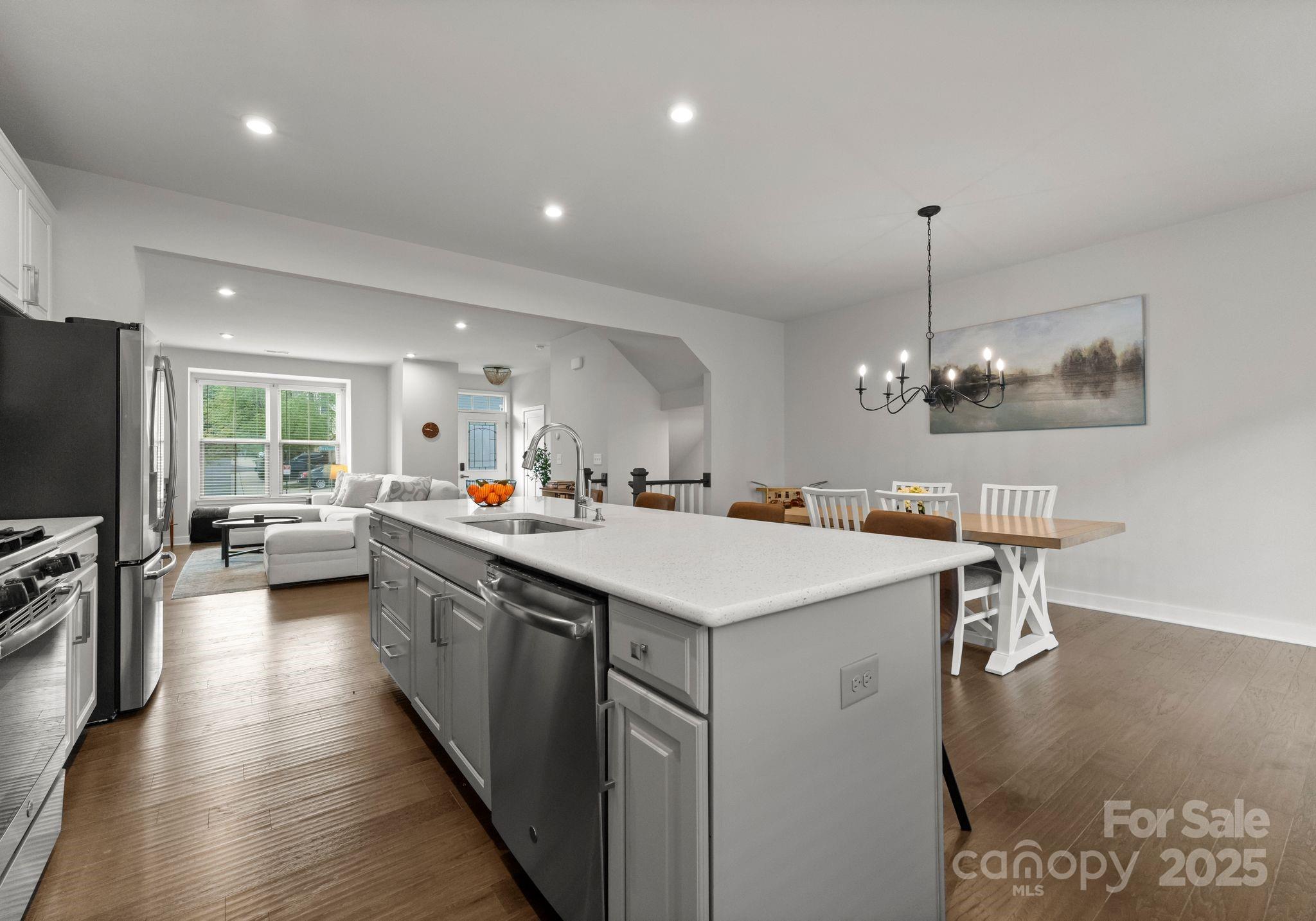 2037 Birchside Drive Property Photo 1