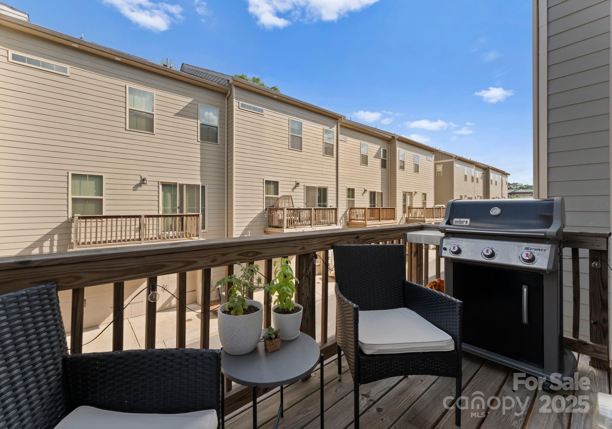 2037 Birchside Drive Property Photo 7