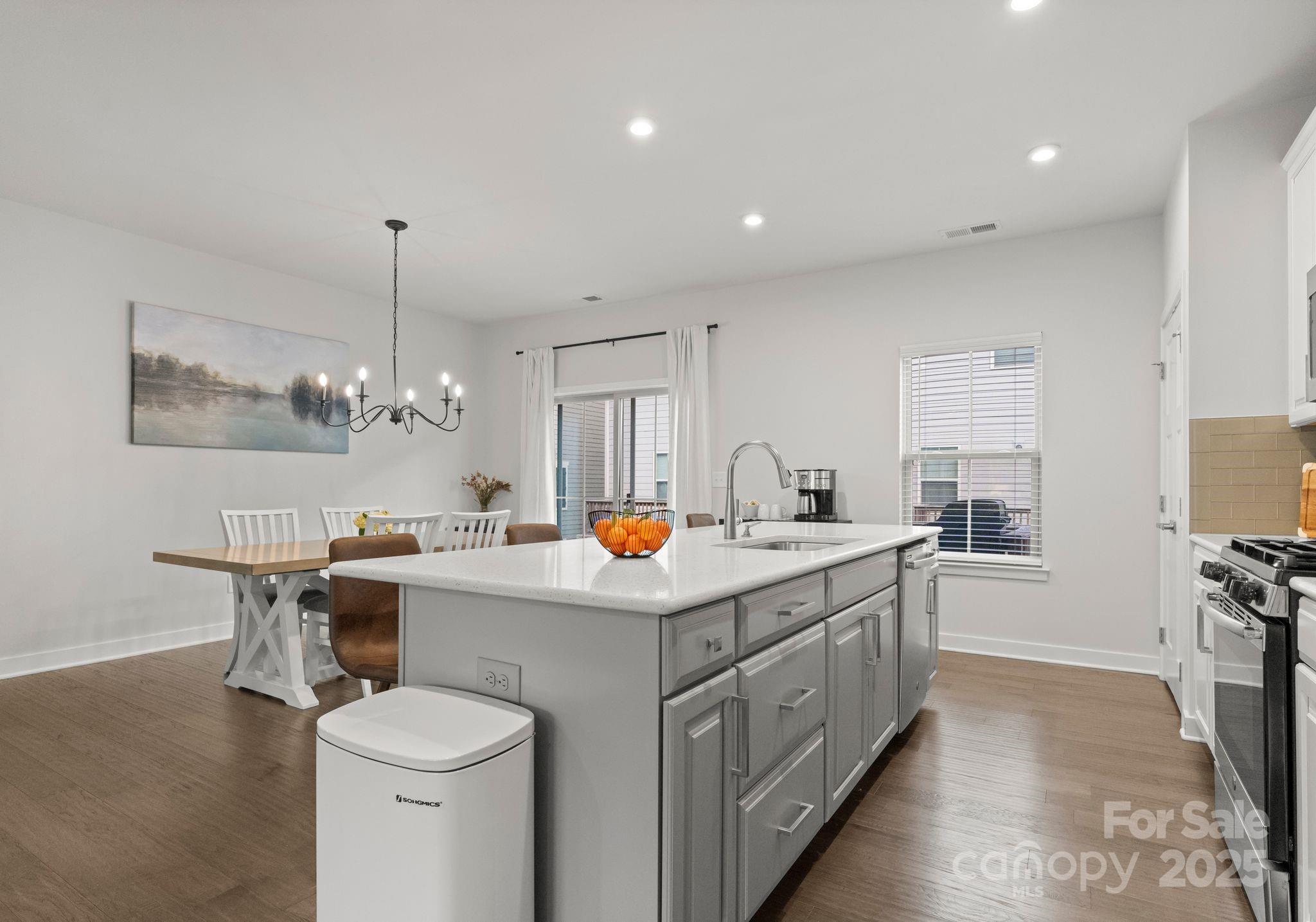 2037 Birchside Drive Property Photo 12