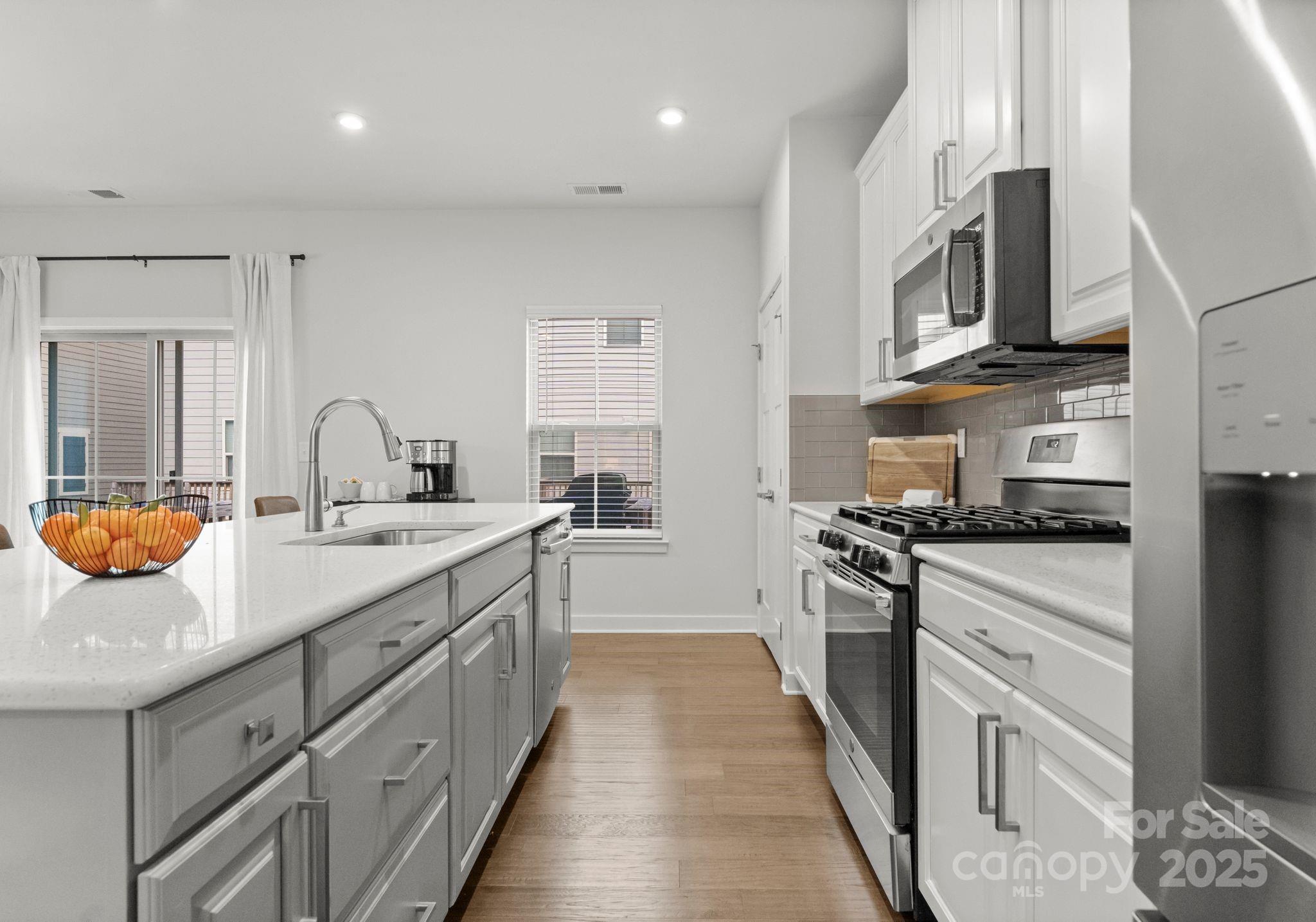 2037 Birchside Drive Property Photo 13