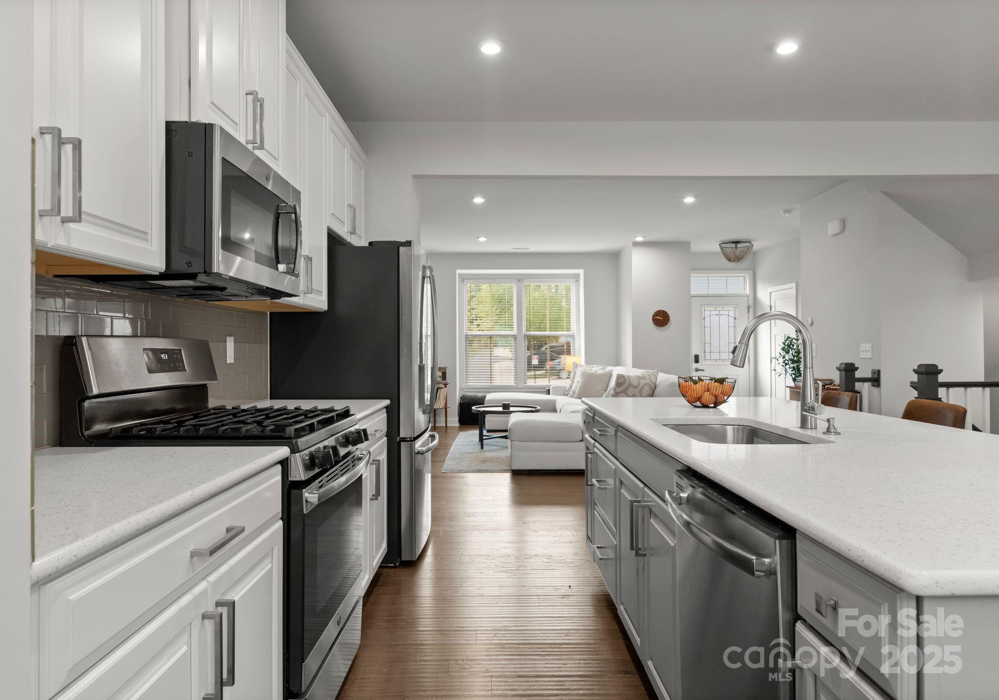 2037 Birchside Drive Property Photo 14