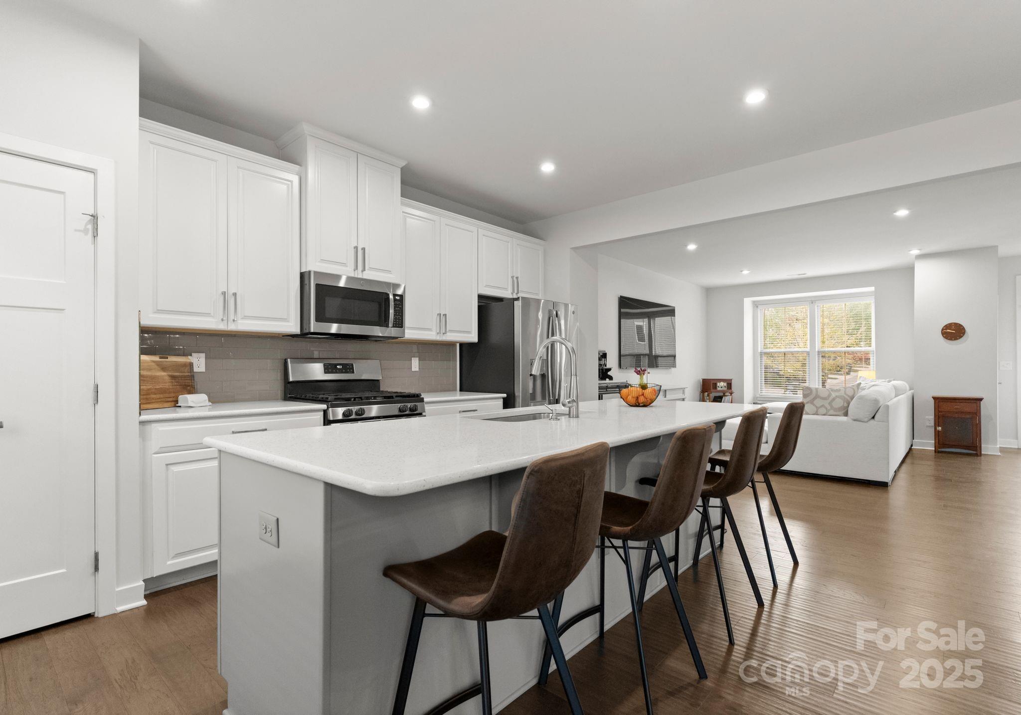 2037 Birchside Drive Property Photo 15