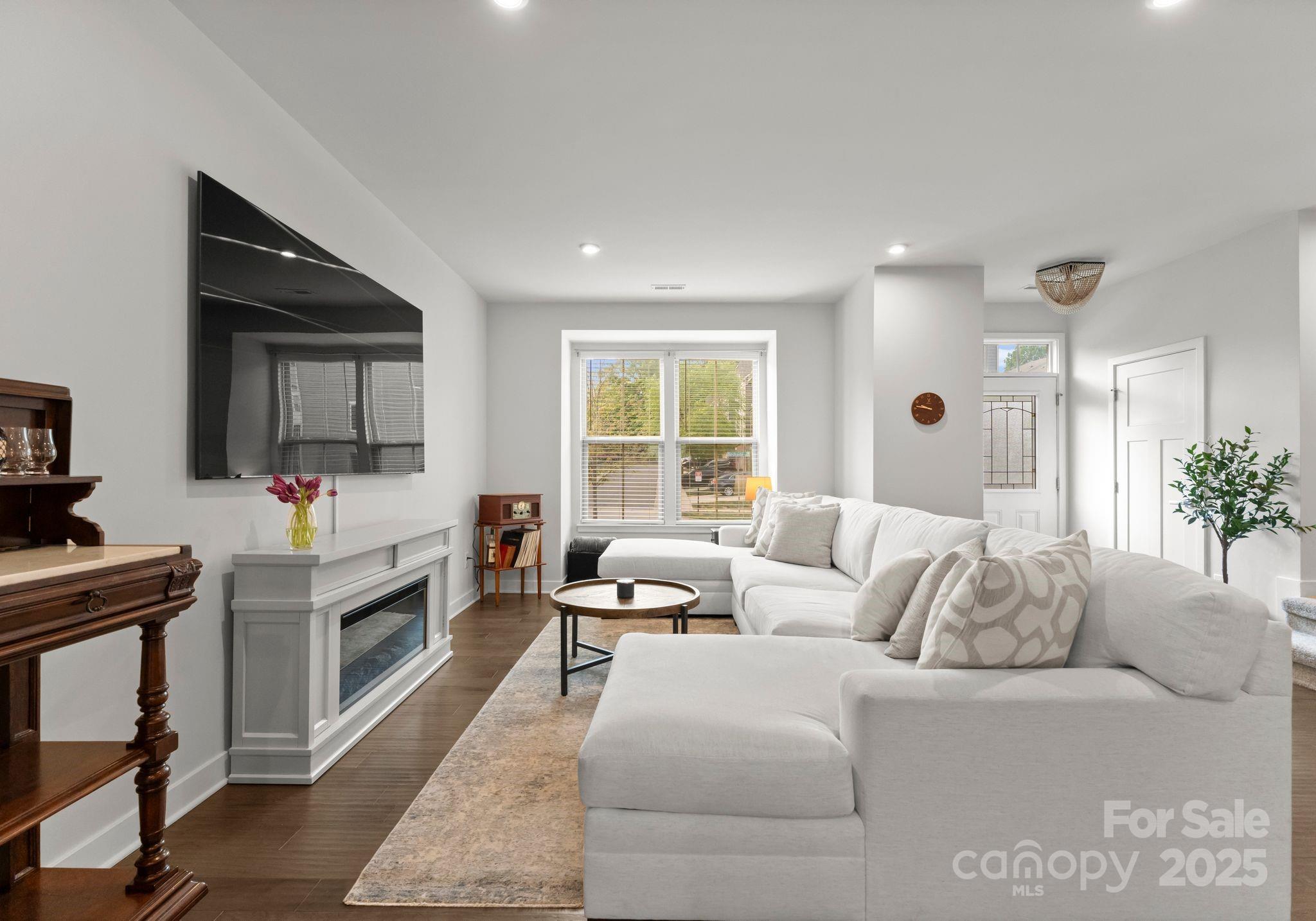 2037 Birchside Drive Property Photo 19