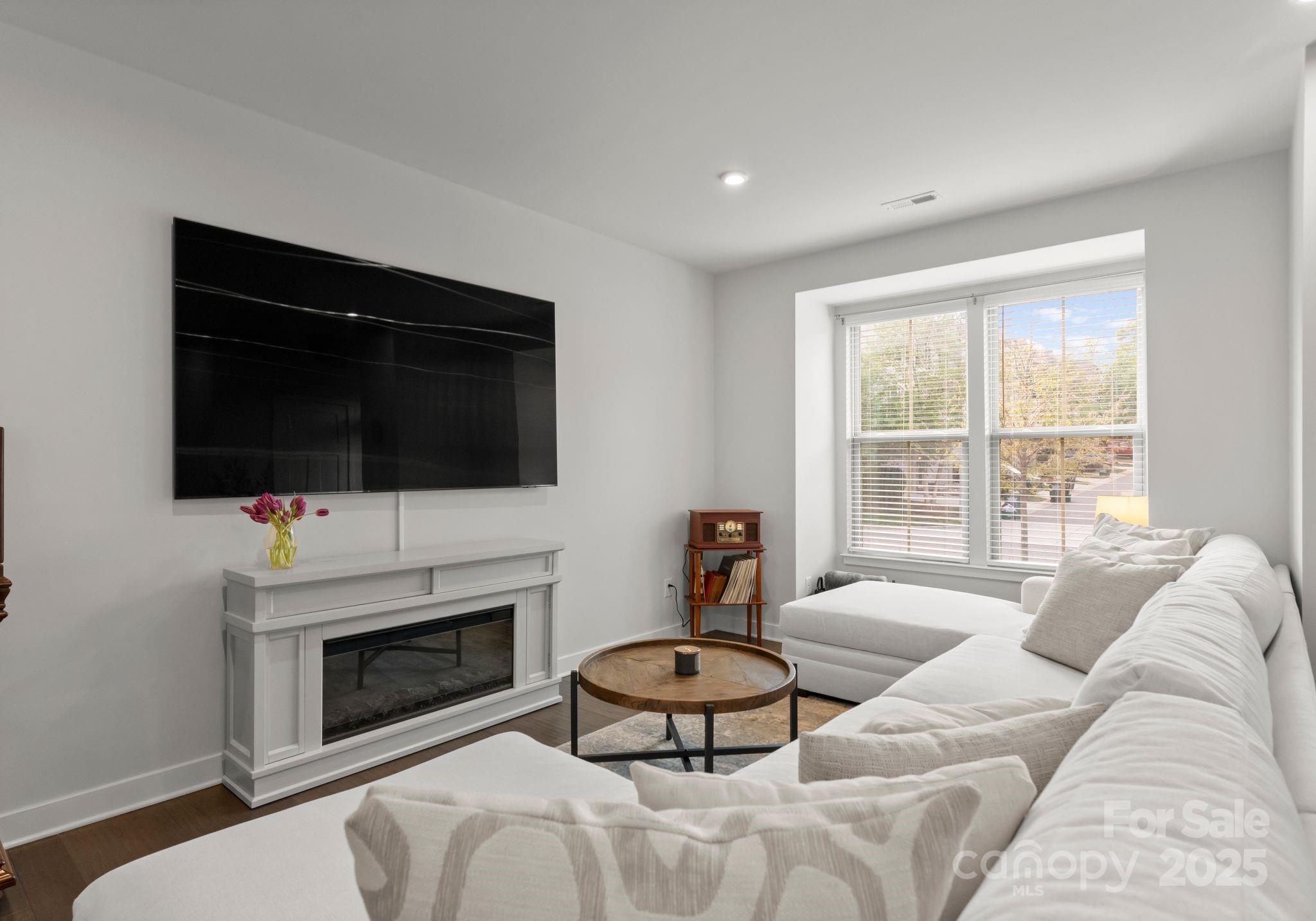 2037 Birchside Drive Property Photo 21