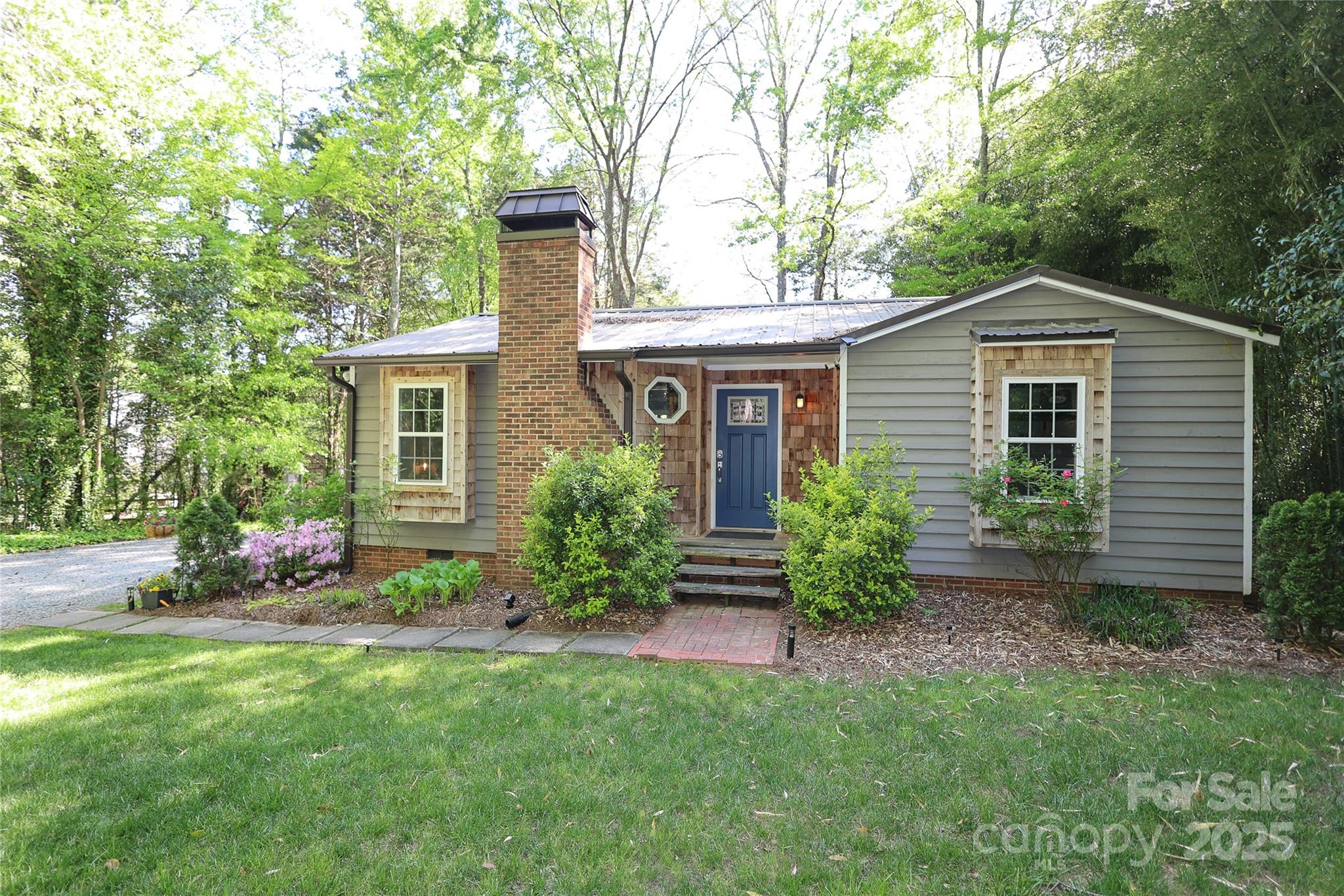 8903 New Town Road Property Photo