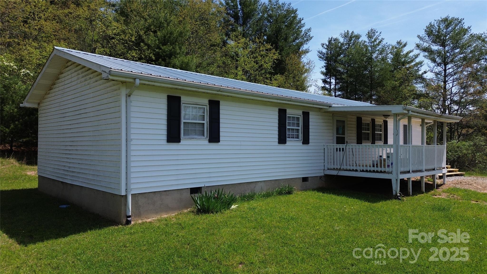 355 Round Knob Church Road Property Photo 1