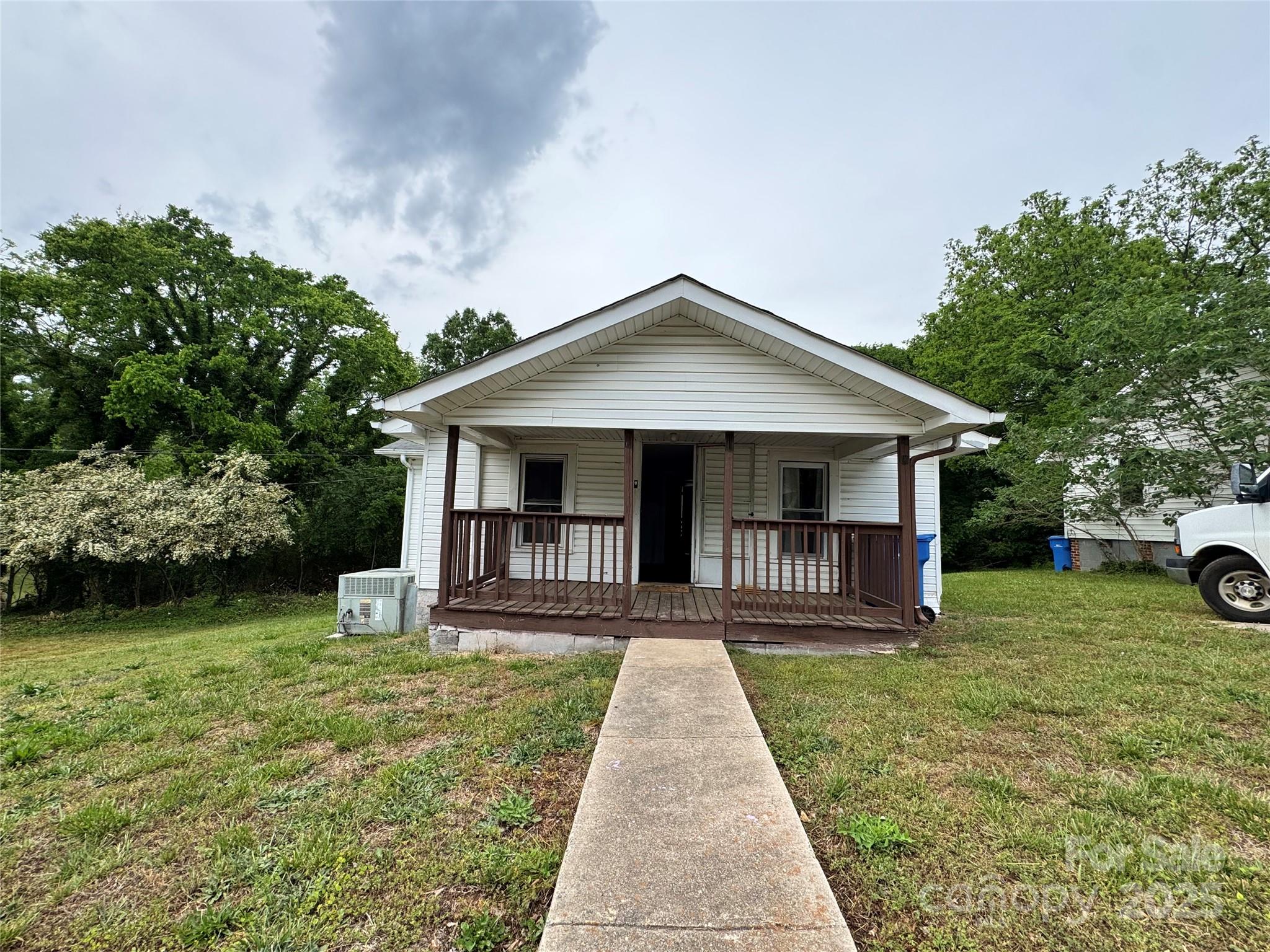 1025 Martin Luther King Jr Drive Property Photo