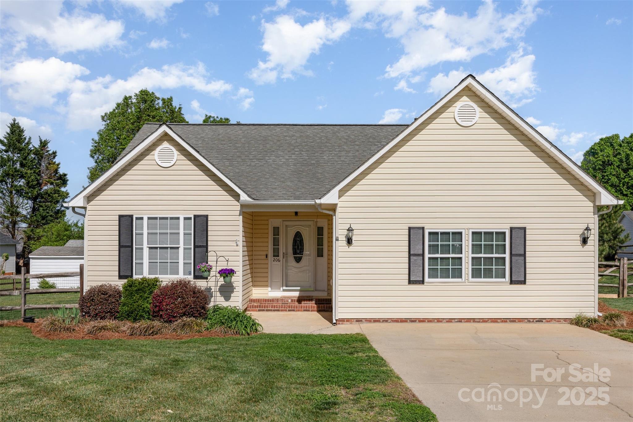 206 Summey Barker Drive Property Photo