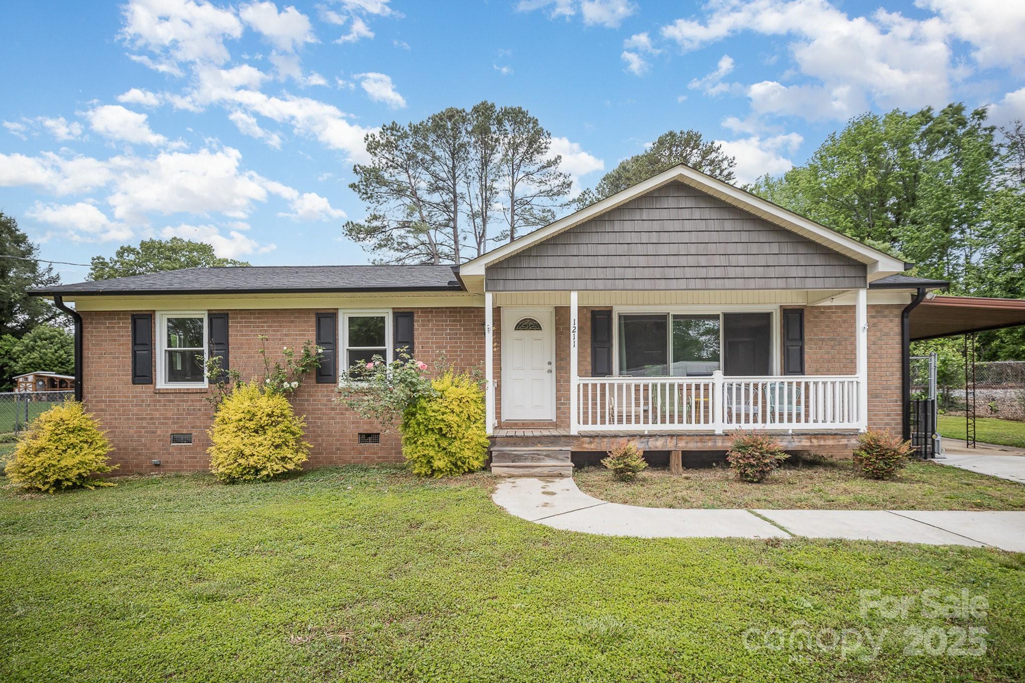 1211 Mirror Park Drive Property Photo 1