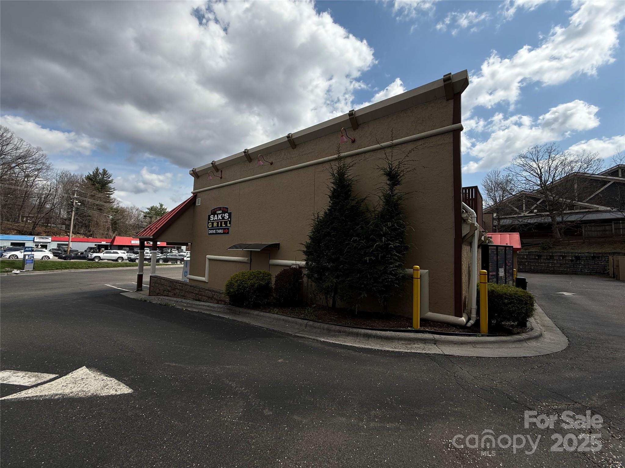 450 E King Street Property Photo 13