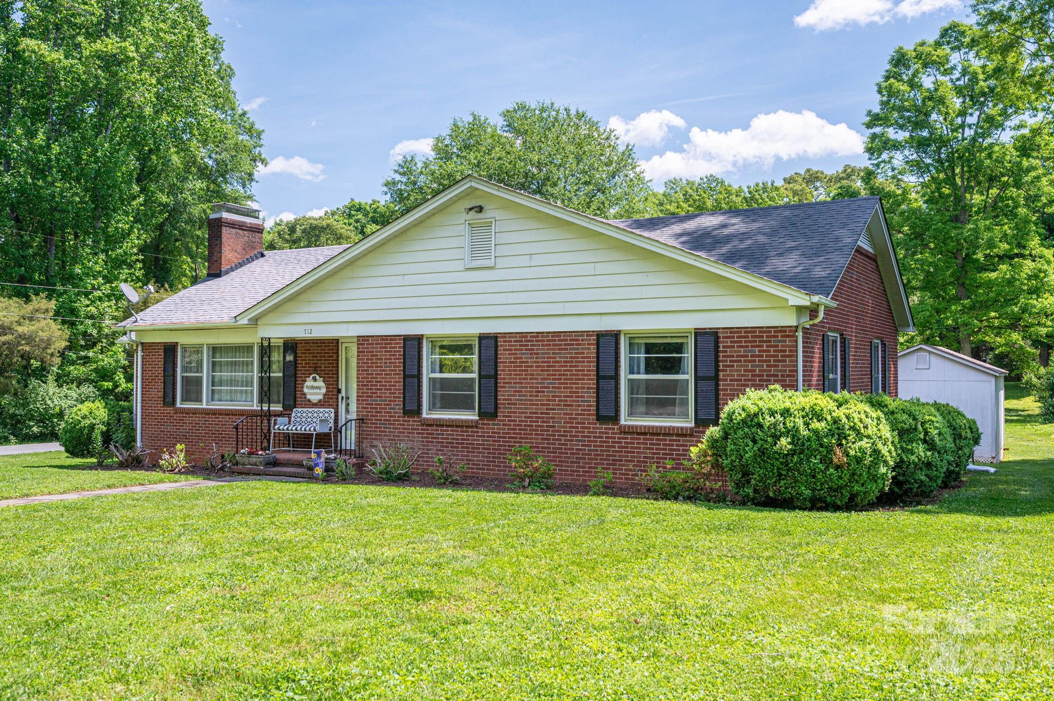 712 2nd Avenue Property Photo