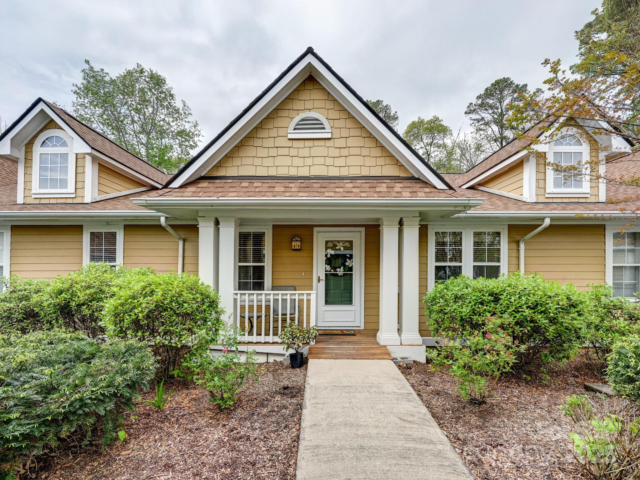 1202 Hyde Park Drive Property Photo 1