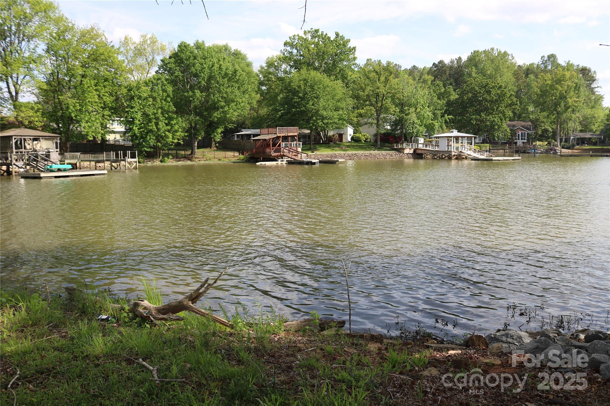 5165 Sapp Circle Property Photo 4