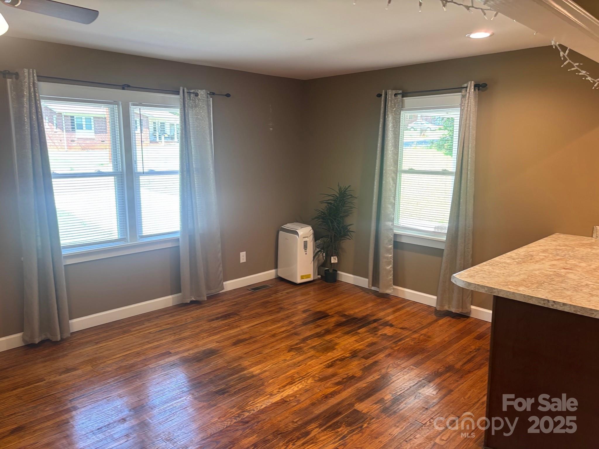 907 Mcgowan Road Property Photo 5