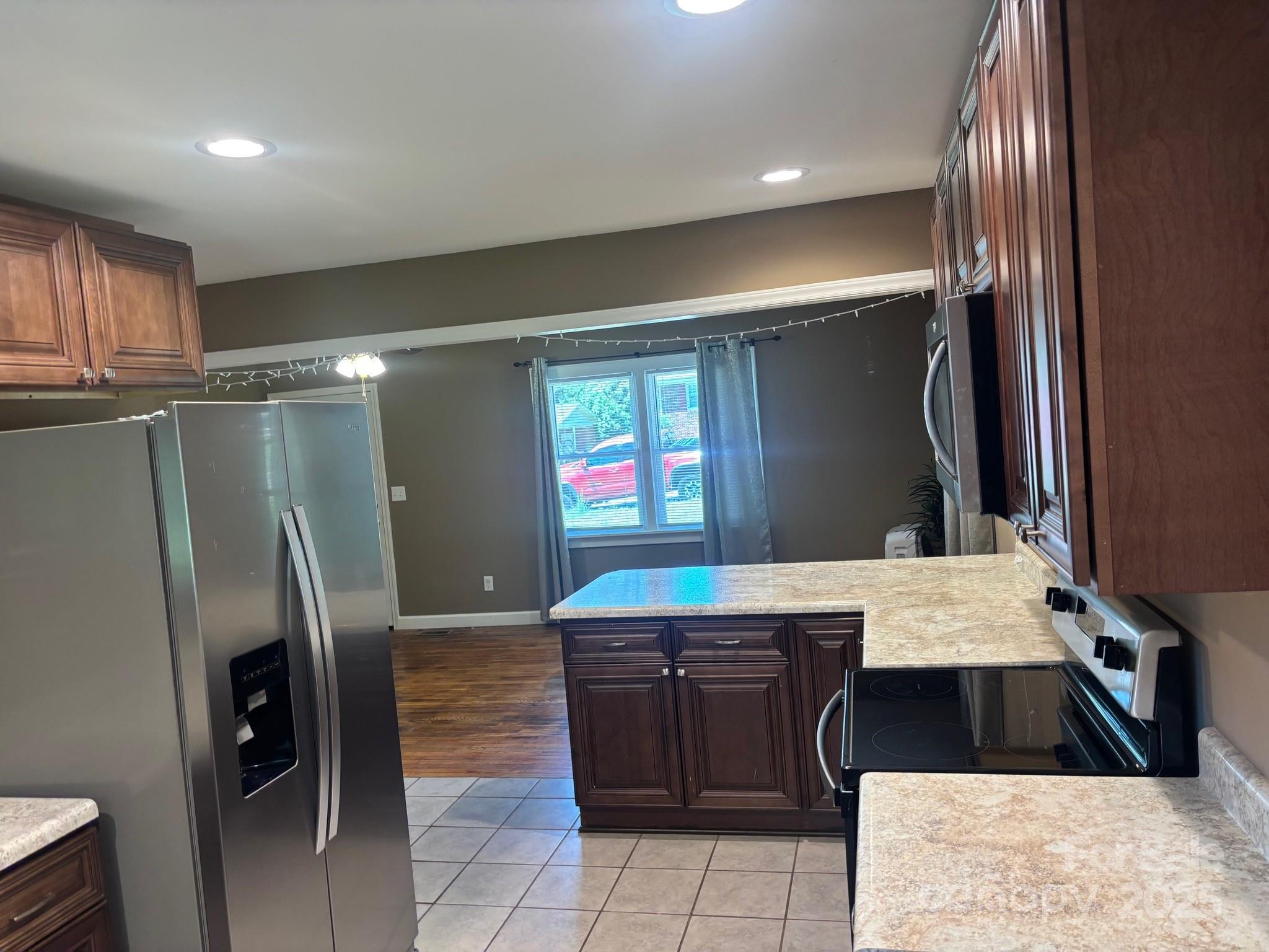 907 Mcgowan Road Property Photo 8