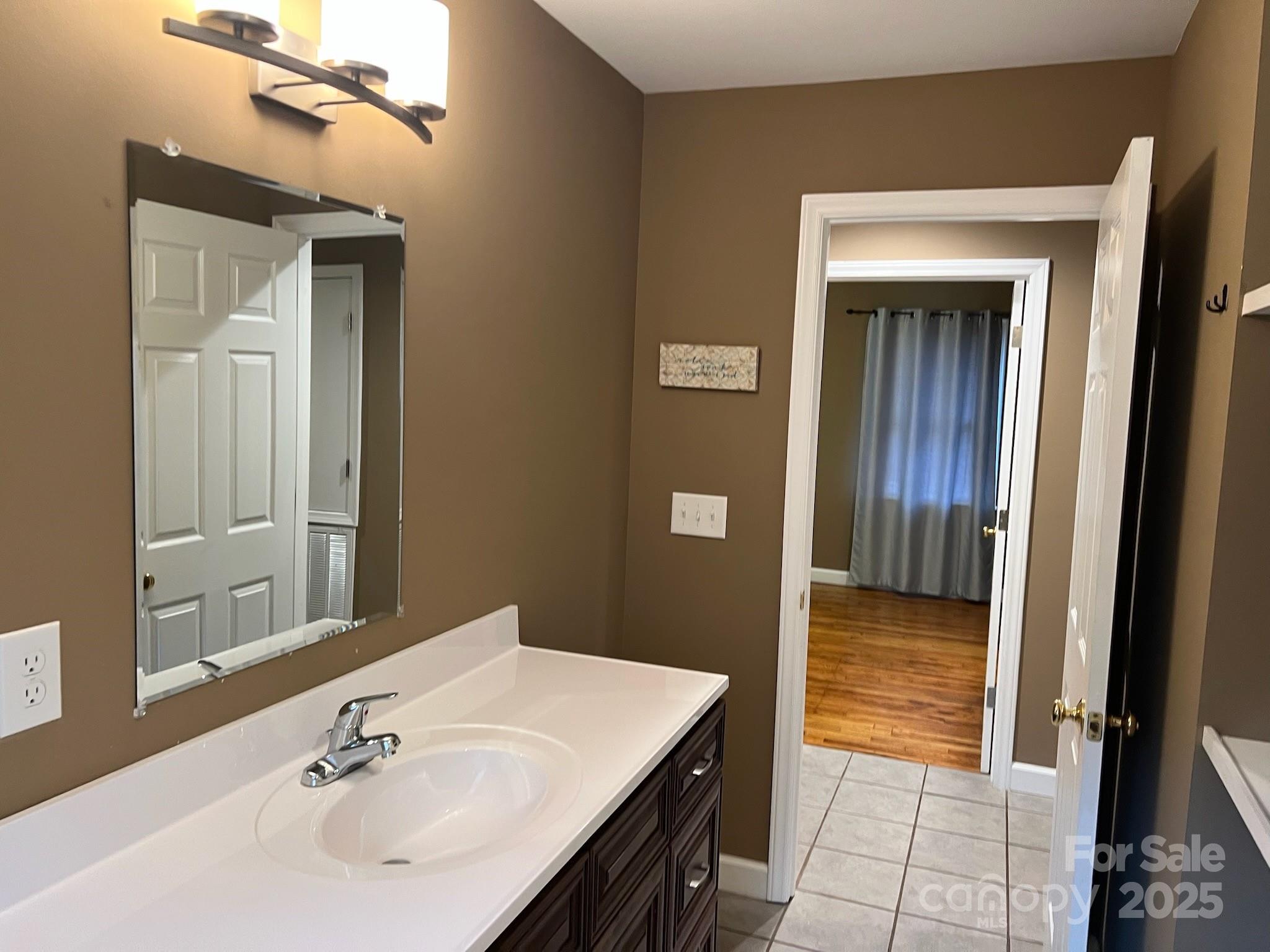 907 Mcgowan Road Property Photo 17