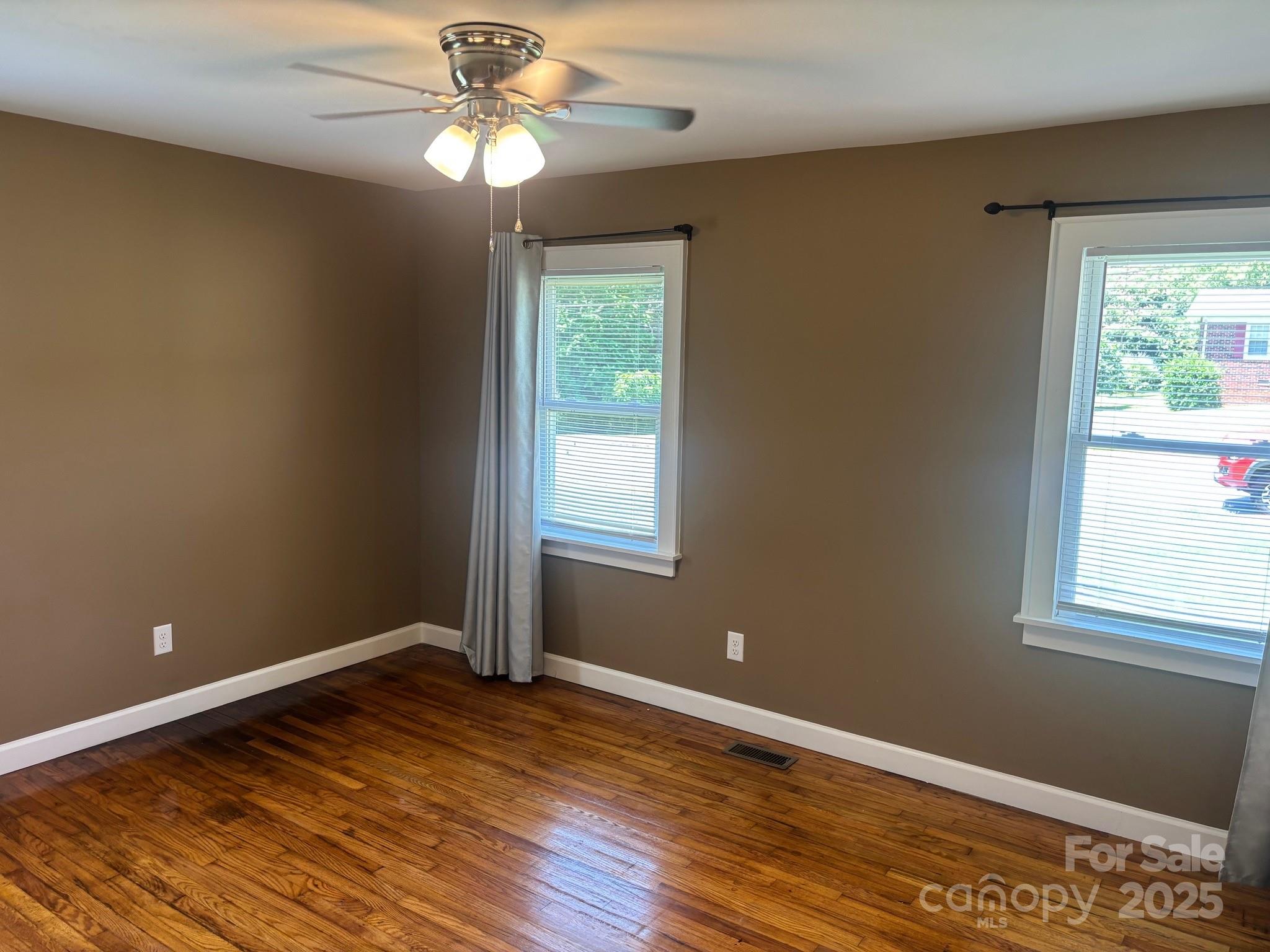 907 Mcgowan Road Property Photo 18