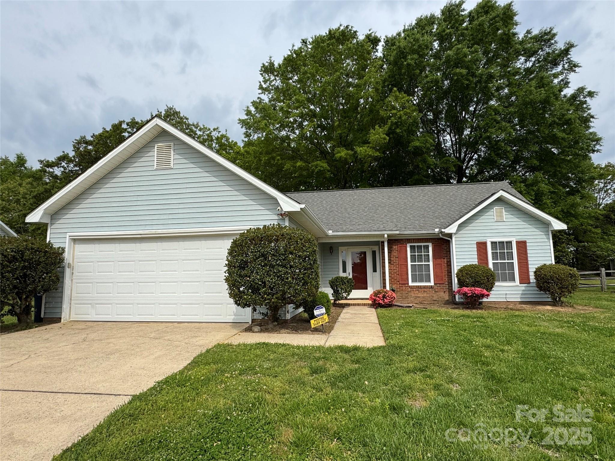 2504 Faircroft Way Property Photo
