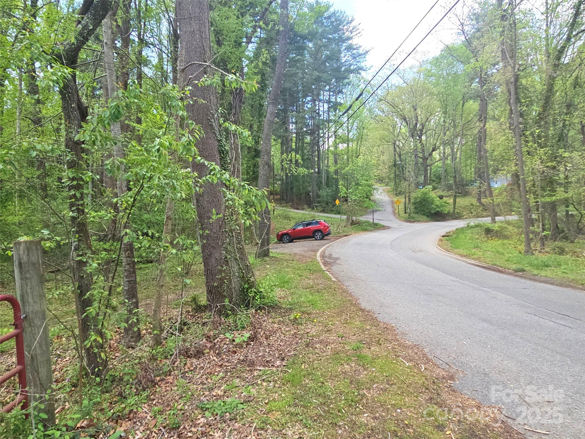 99999 Hillside Terrace Property Photo 3