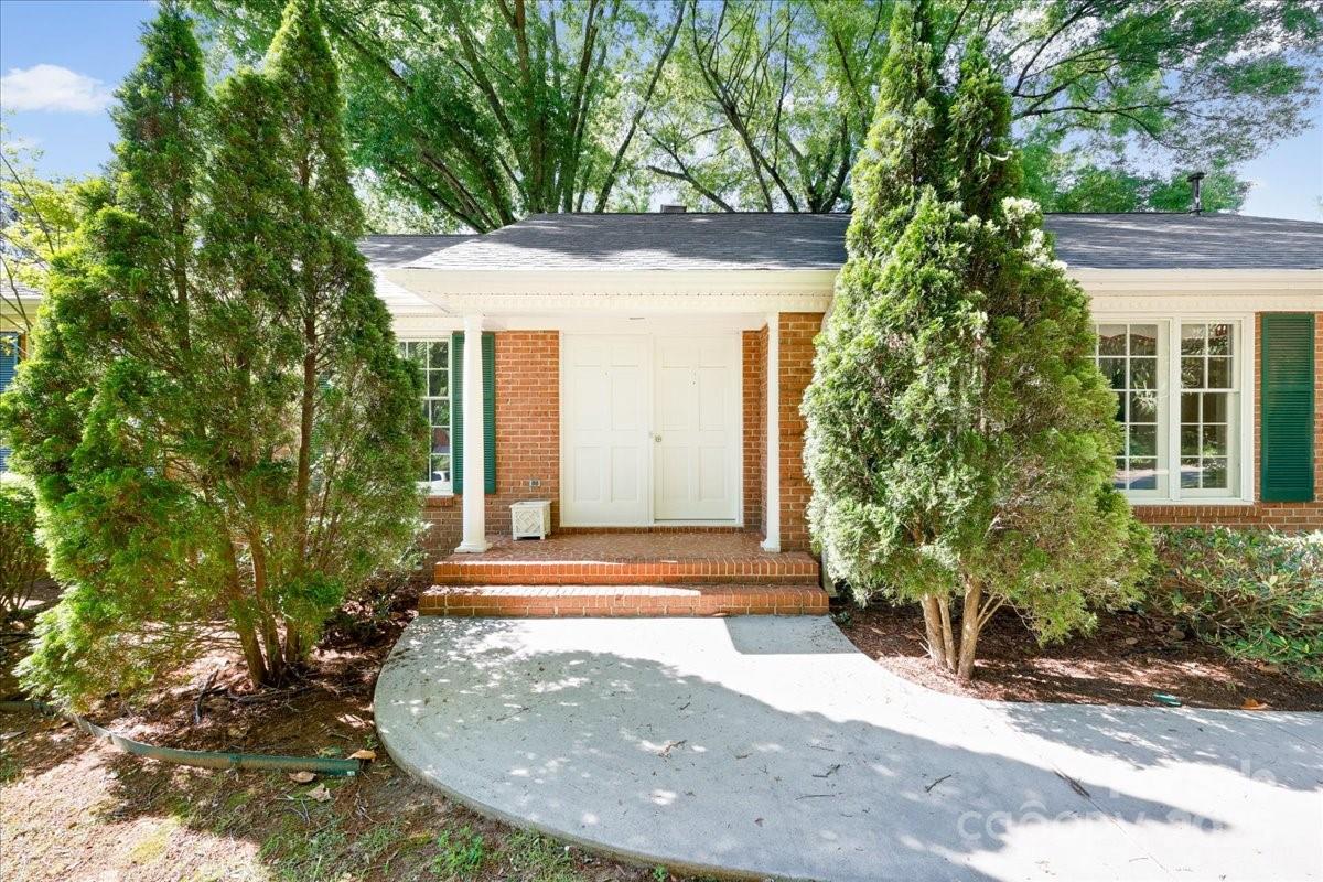 415 Princeton Drive Property Photo 2