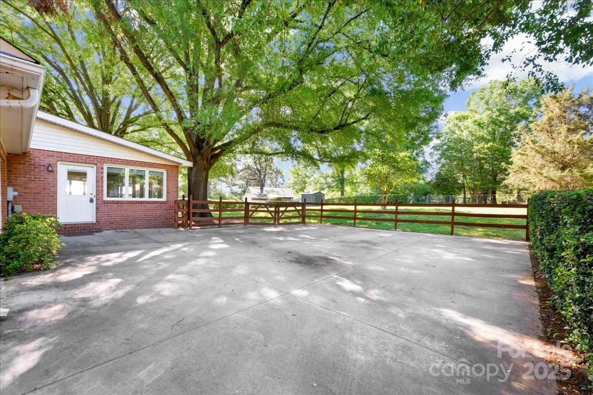 415 Princeton Drive Property Photo 37