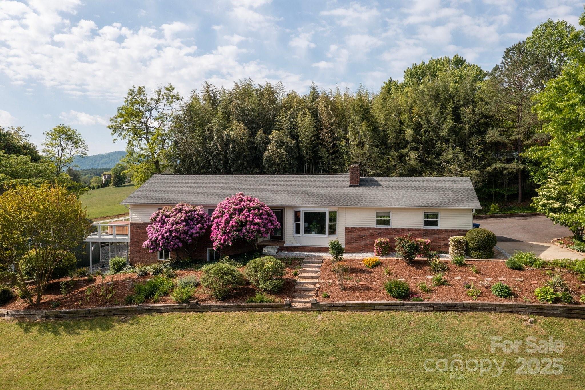 1572 Alexander Road Property Photo