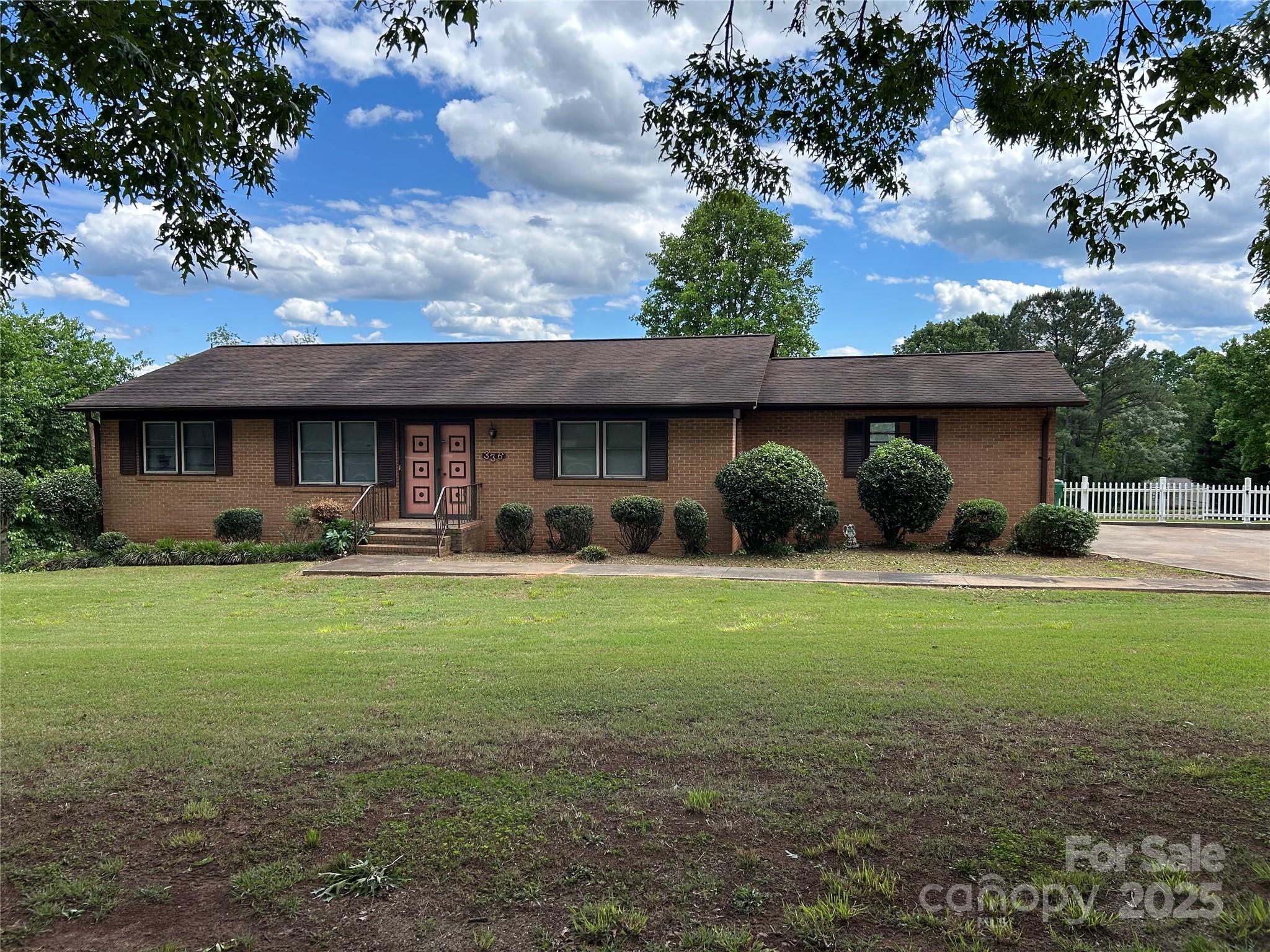 336 Bridges Road Property Photo