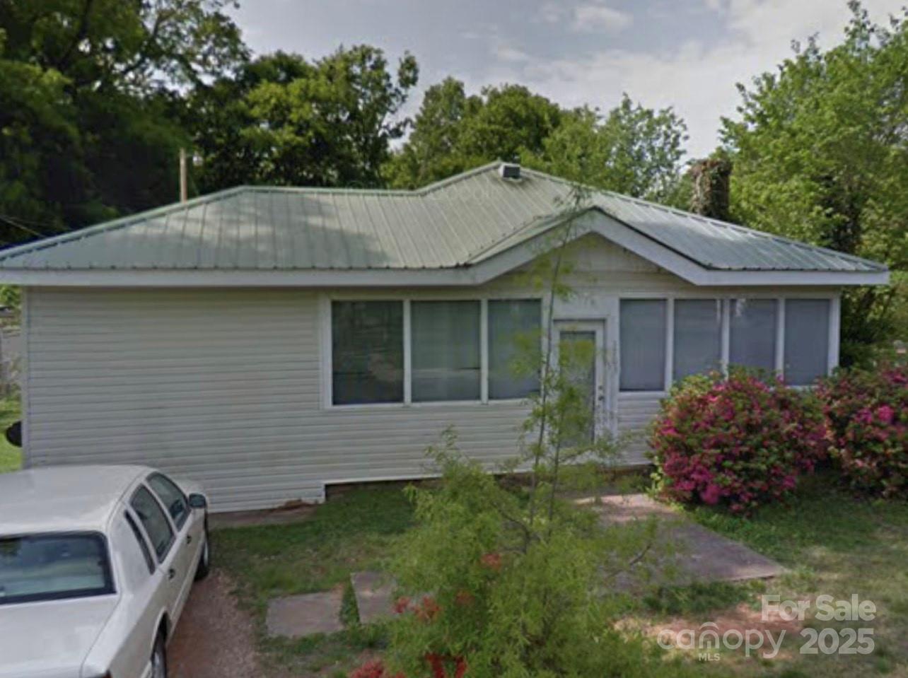1703 Lowder Street Property Photo
