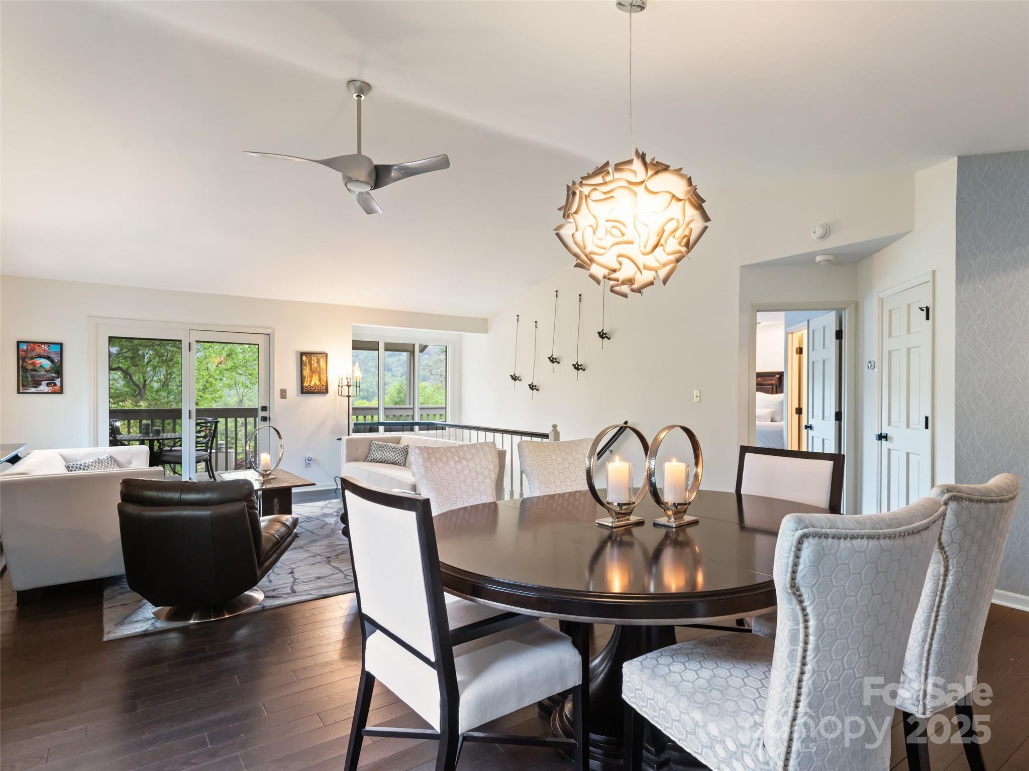 1901 Timber Trail Property Photo 1