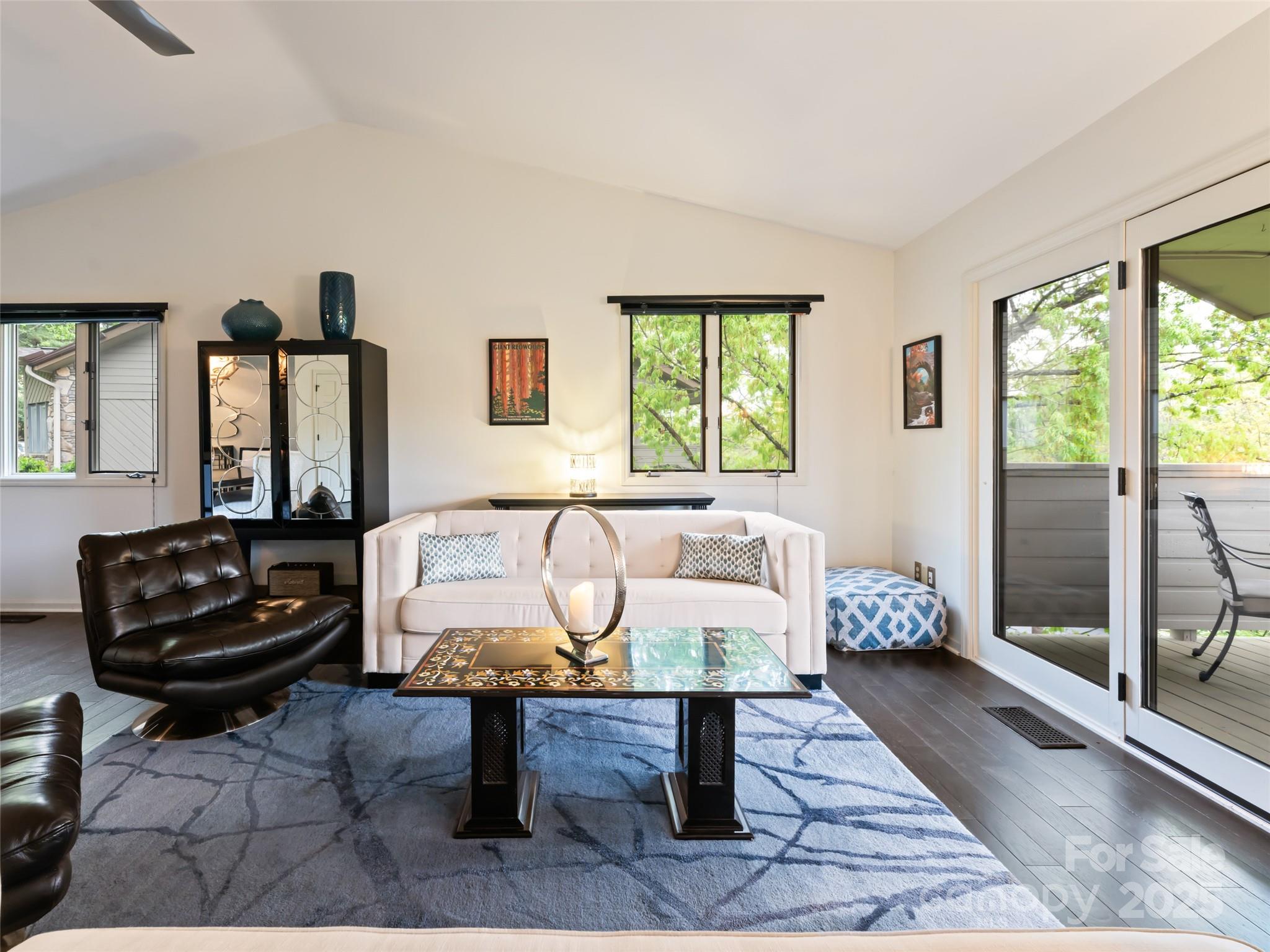 1901 Timber Trail Property Photo 2