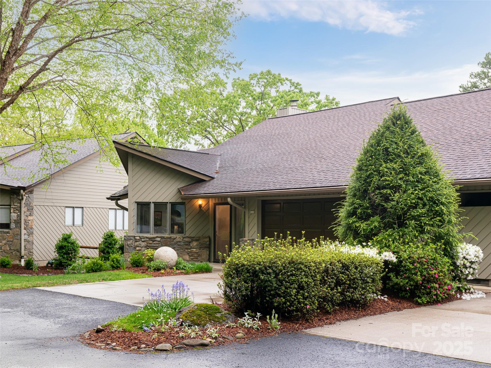 1901 Timber Trail Property Photo 6