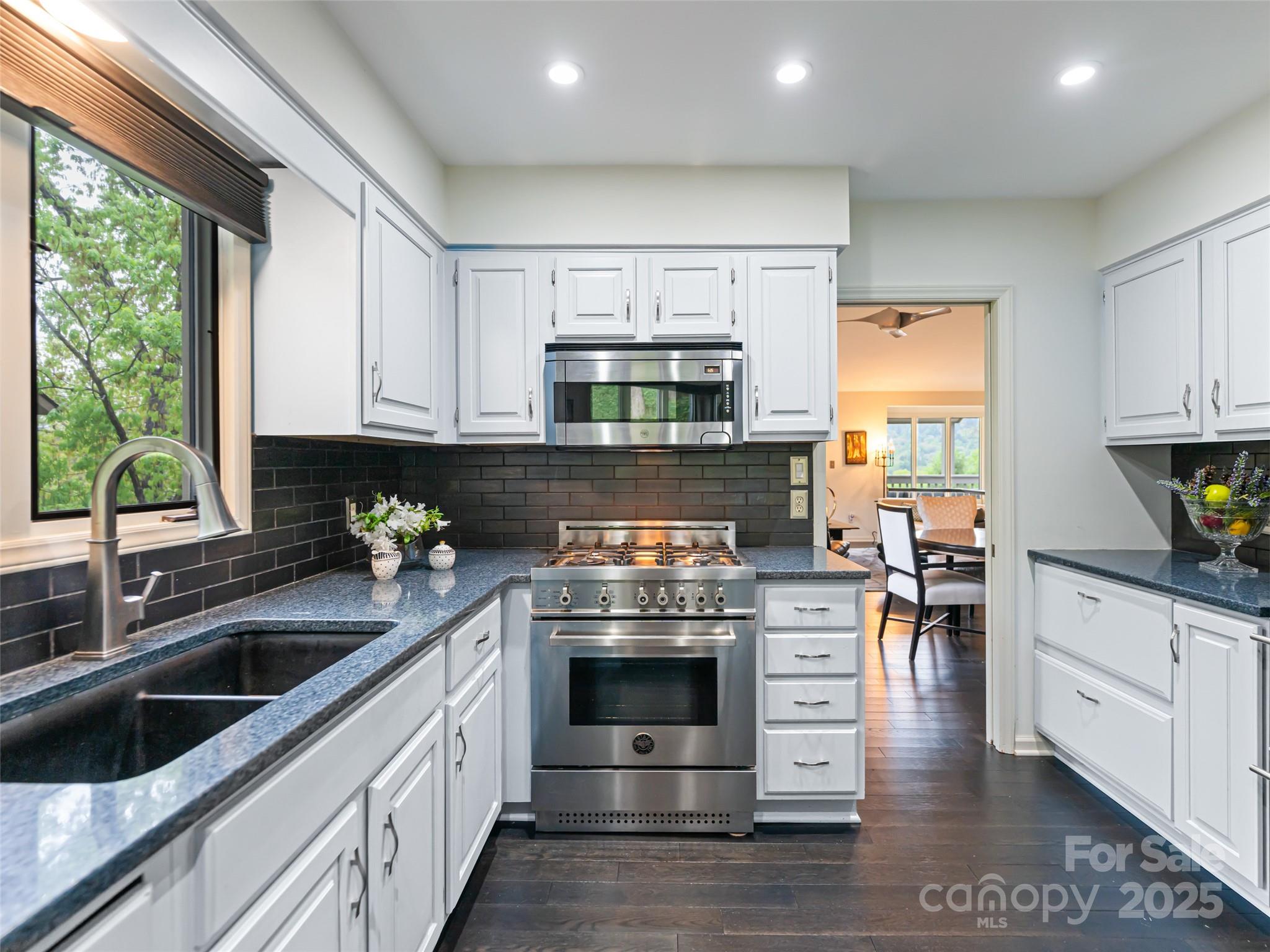 1901 Timber Trail Property Photo 8