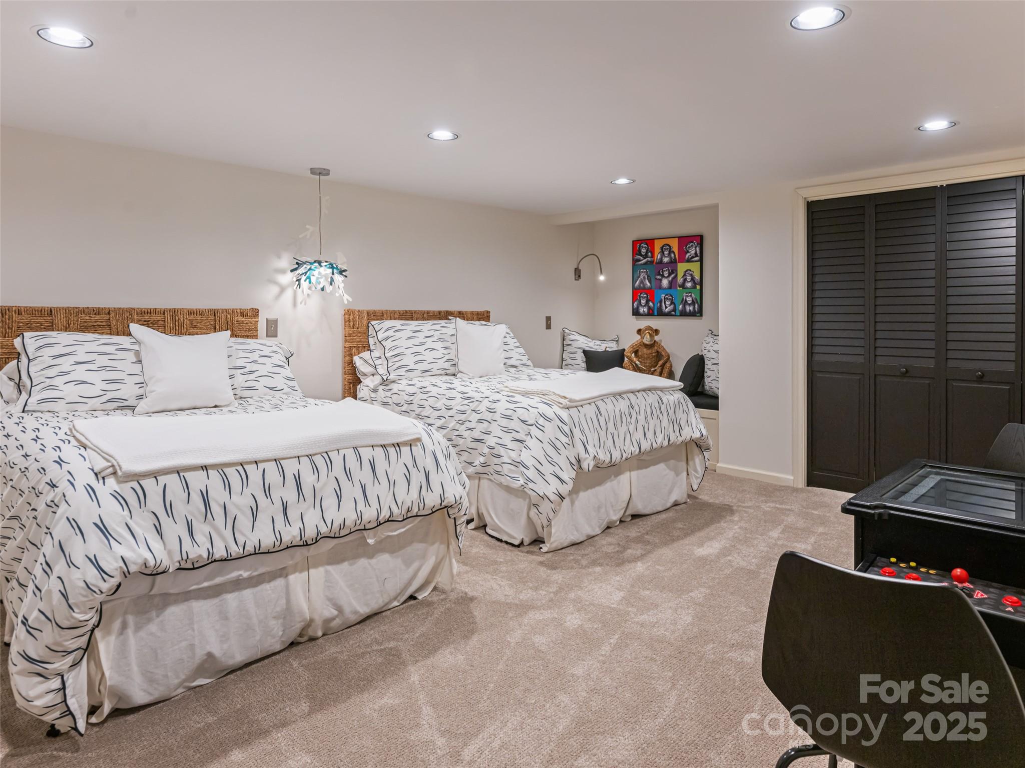 1901 Timber Trail Property Photo 15