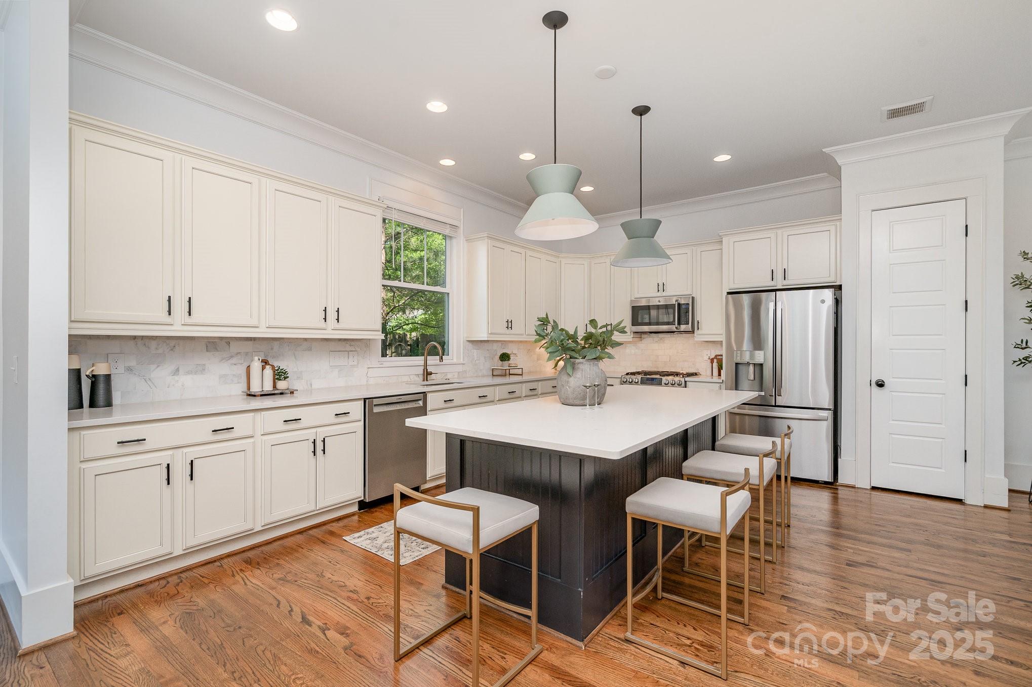 710 Morgan Park Drive Property Photo 12