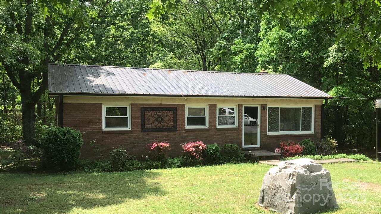 4705 Campground View Road Property Photo