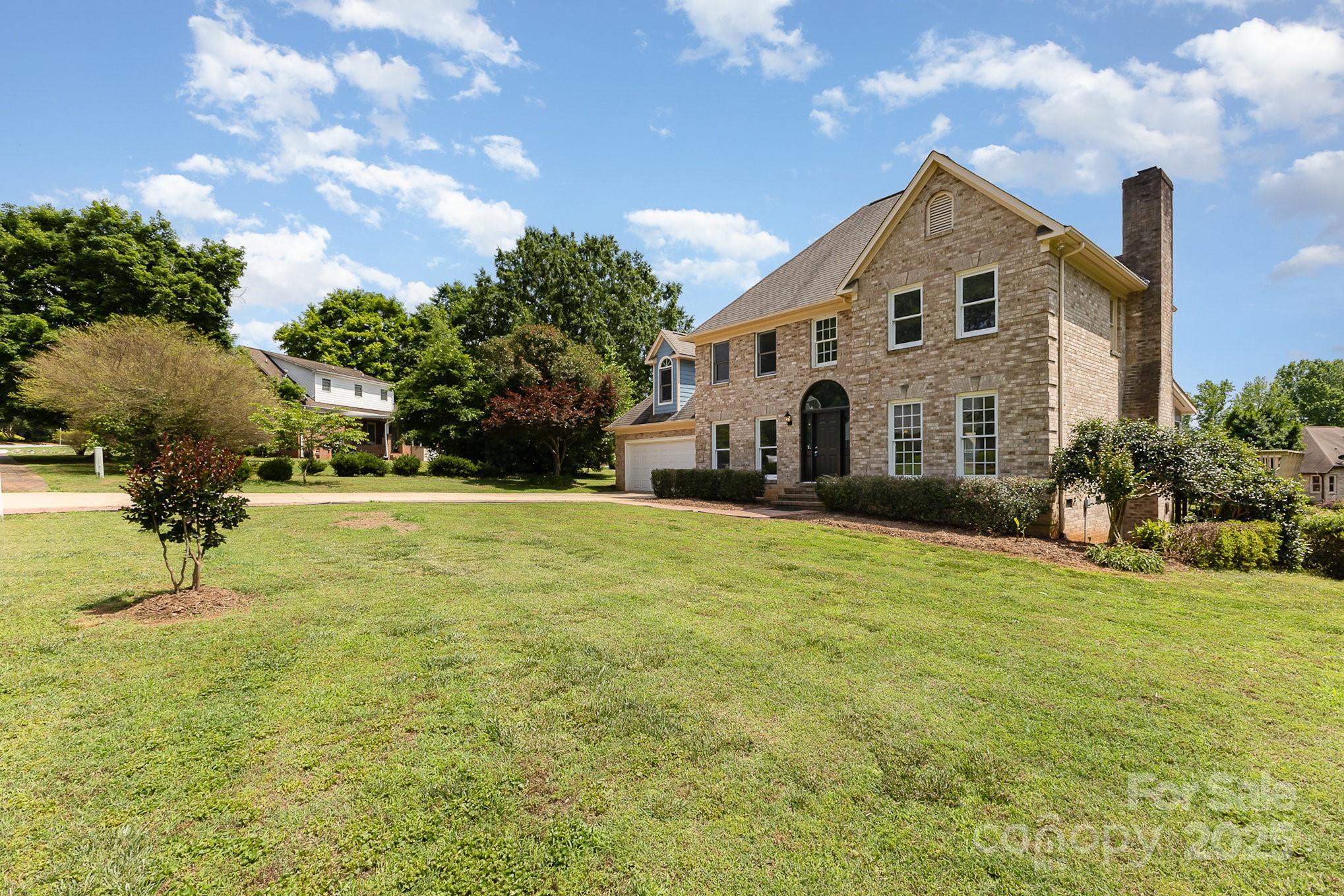 109 Arabian Lane Property Photo 2