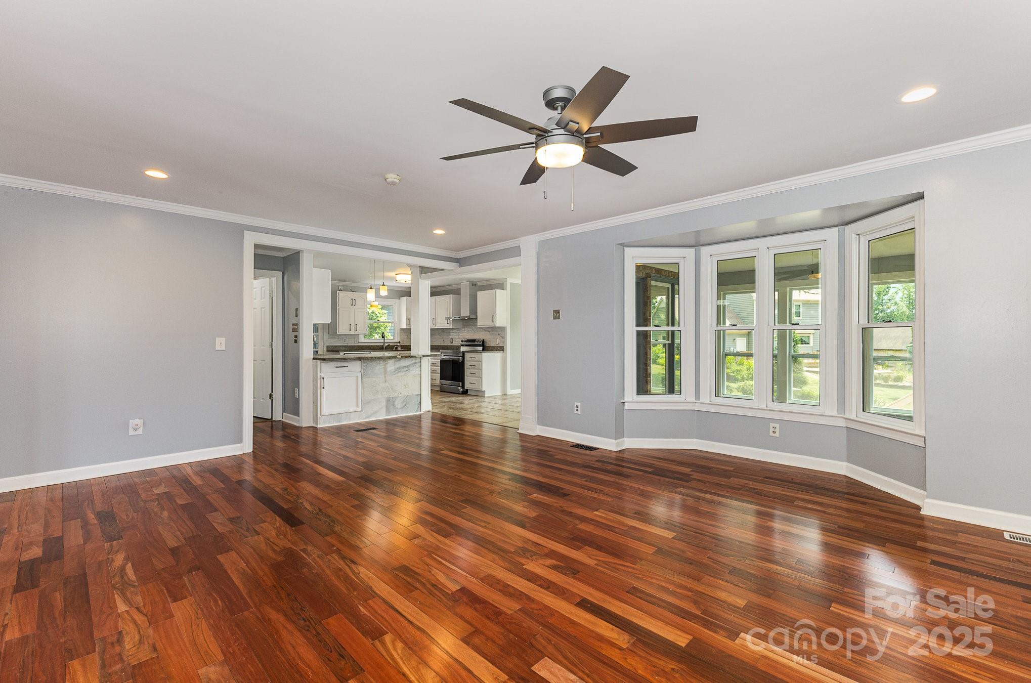 109 Arabian Lane Property Photo 7