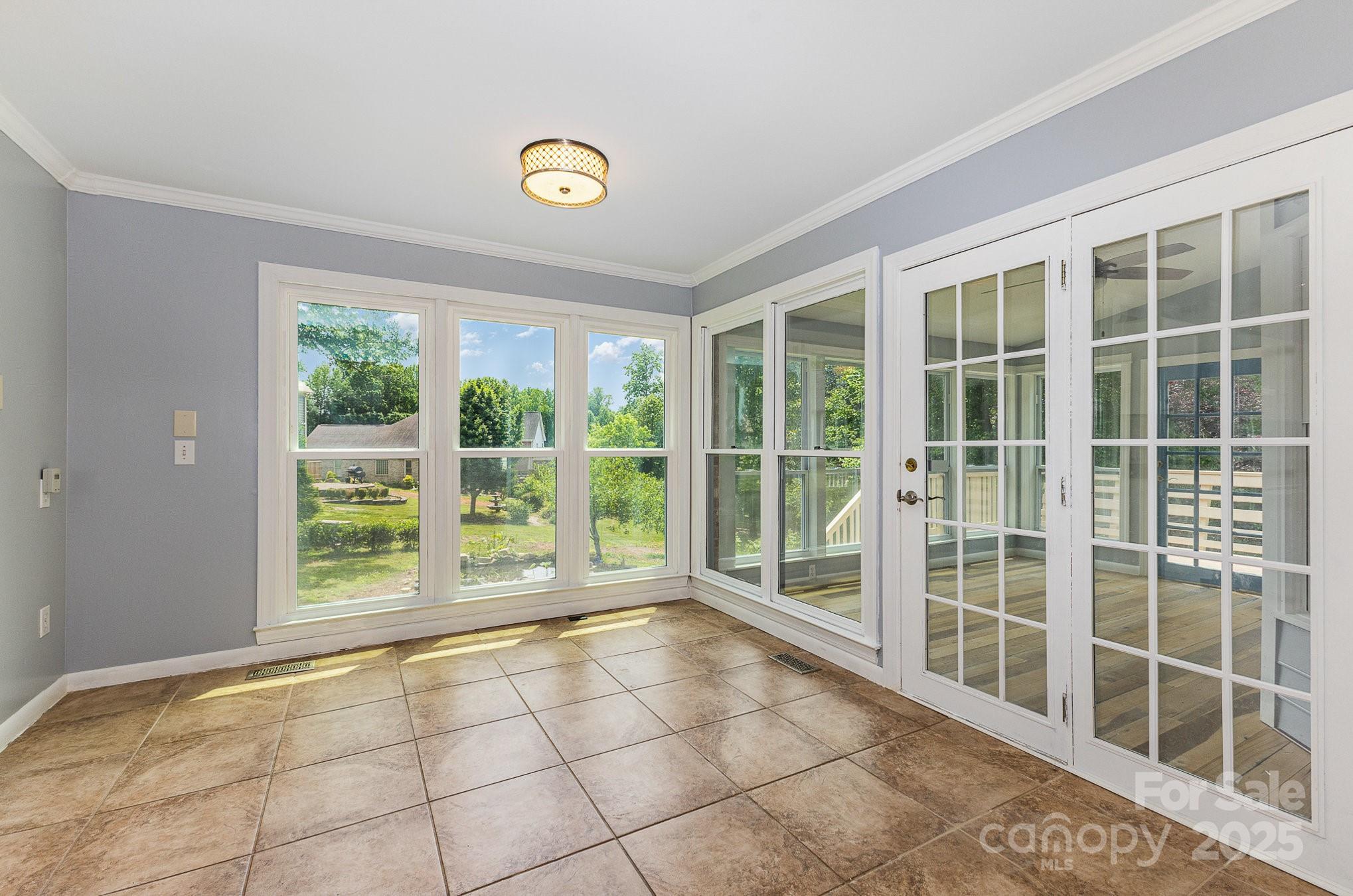 109 Arabian Lane Property Photo 8