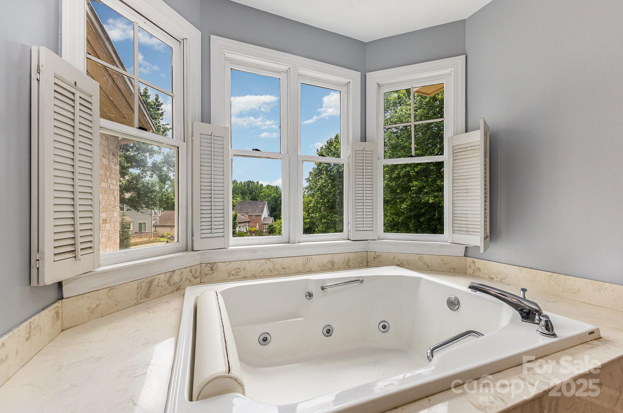 109 Arabian Lane Property Photo 16